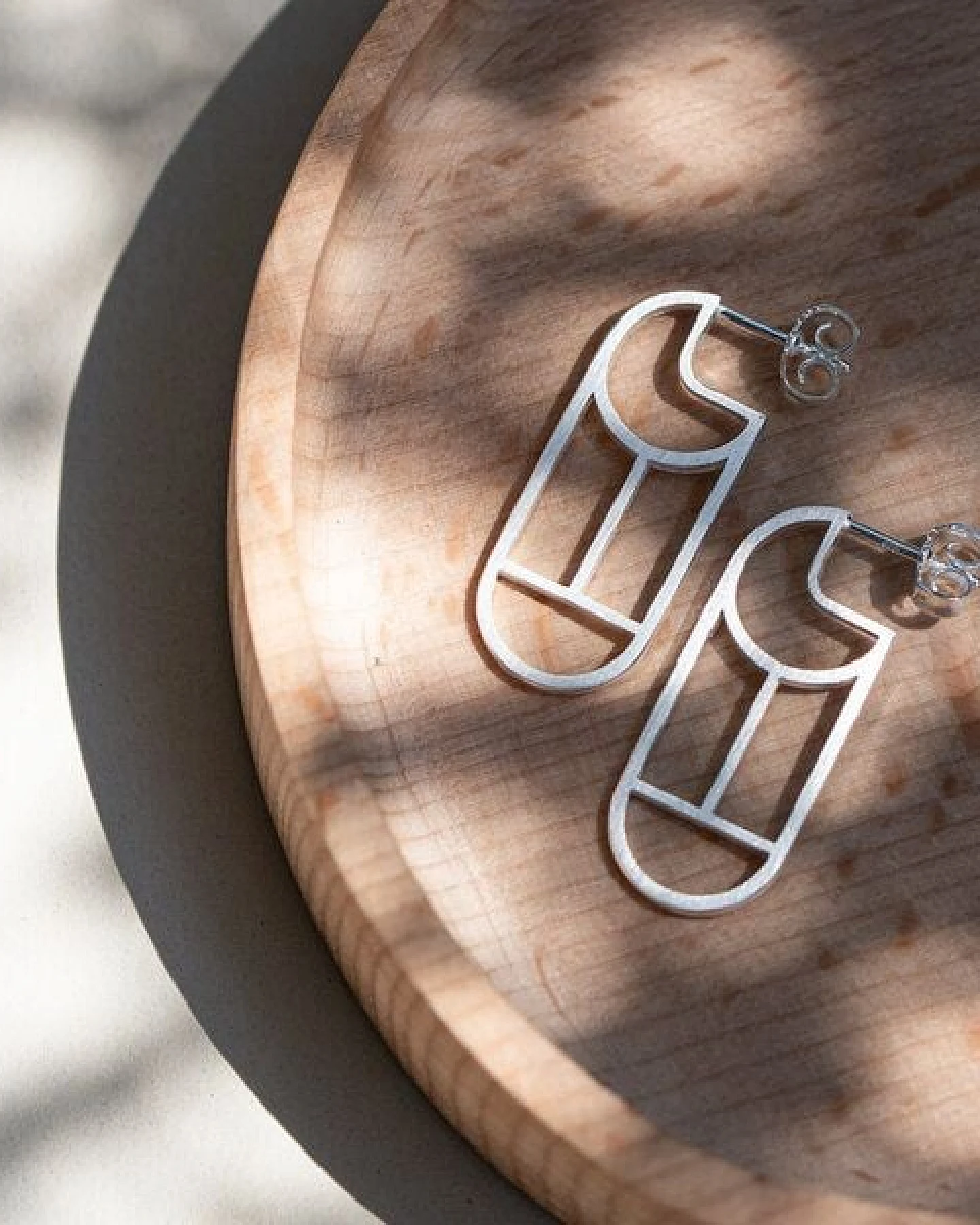 ChristinaPauls Slow jewellery Creole Tawa, klein in Gold und Silber – Ansicht 2