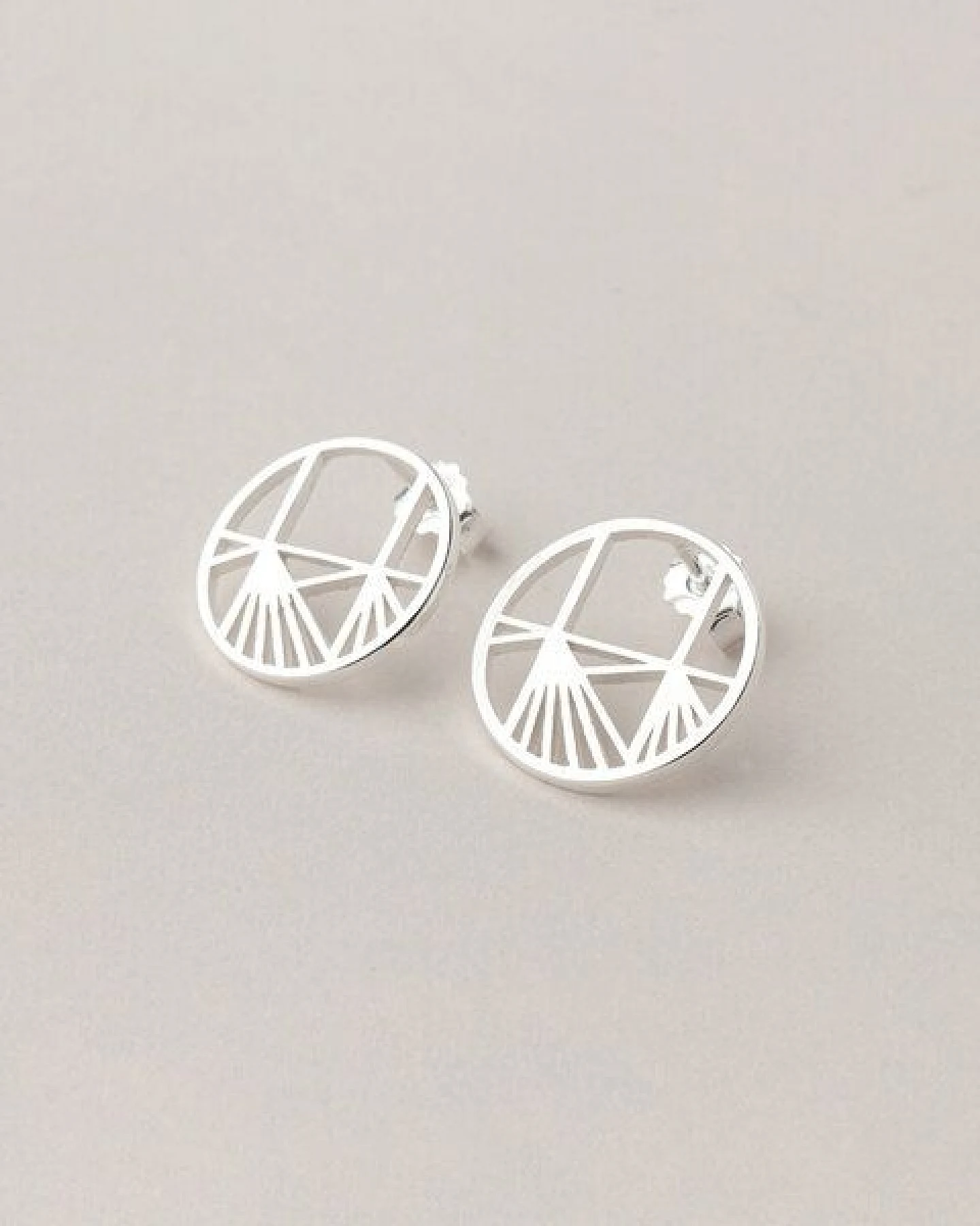 ChristinaPauls Slow jewellery Ohrstecker Aino, klein in Silber und Gold – Ansicht 4