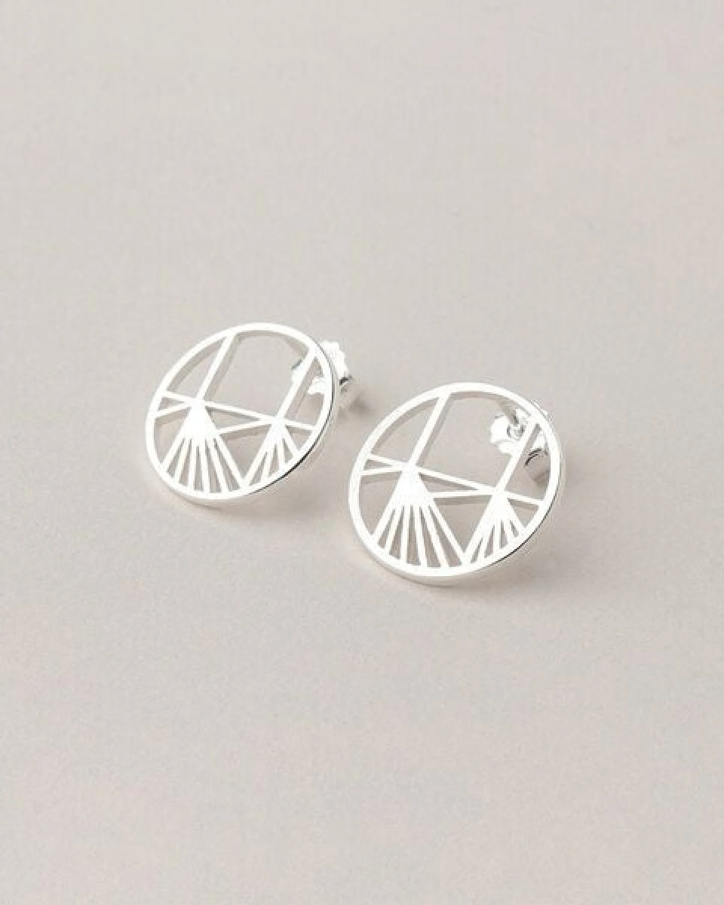 ChristinaPauls Slow jewellery Ohrstecker Aino, klein in Silber und Gold – Ansicht 4