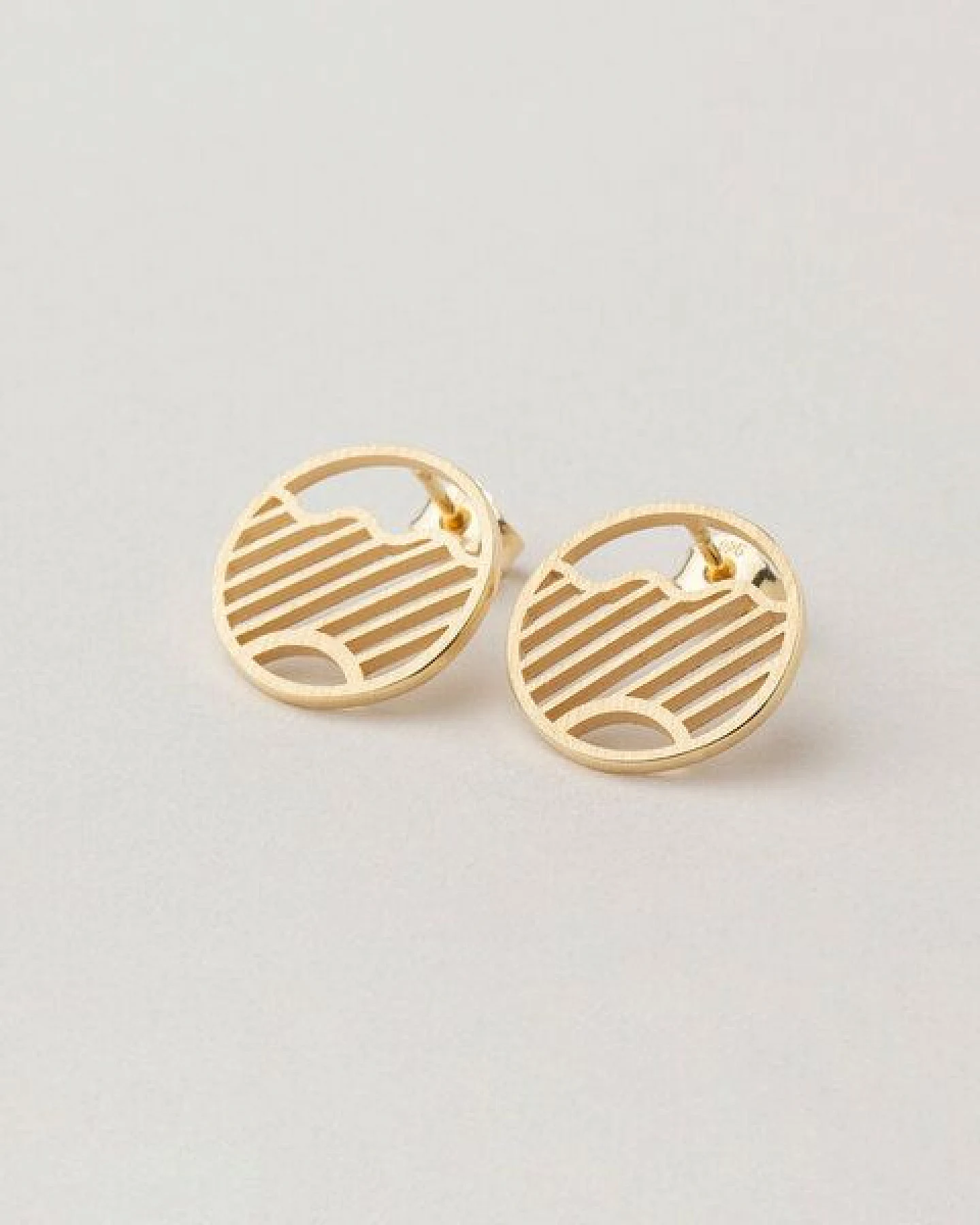 ChristinaPauls Slow jewellery Ohrstecker Kamo, klein in Silber und Gold – Ansicht 4