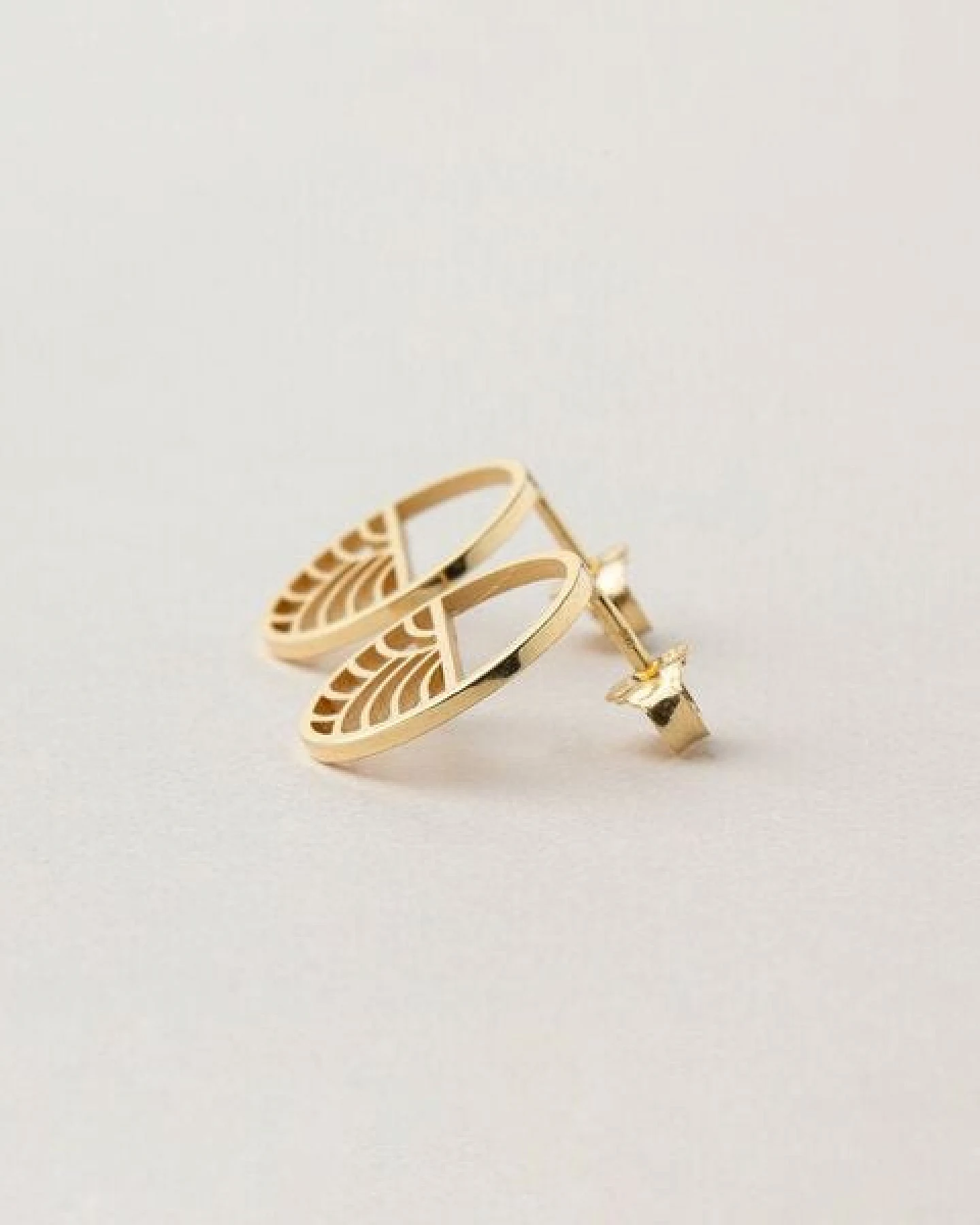 ChristinaPauls Slow jewellery Ohrstecker Kinki, klein in Silber und Gold – Ansicht 3