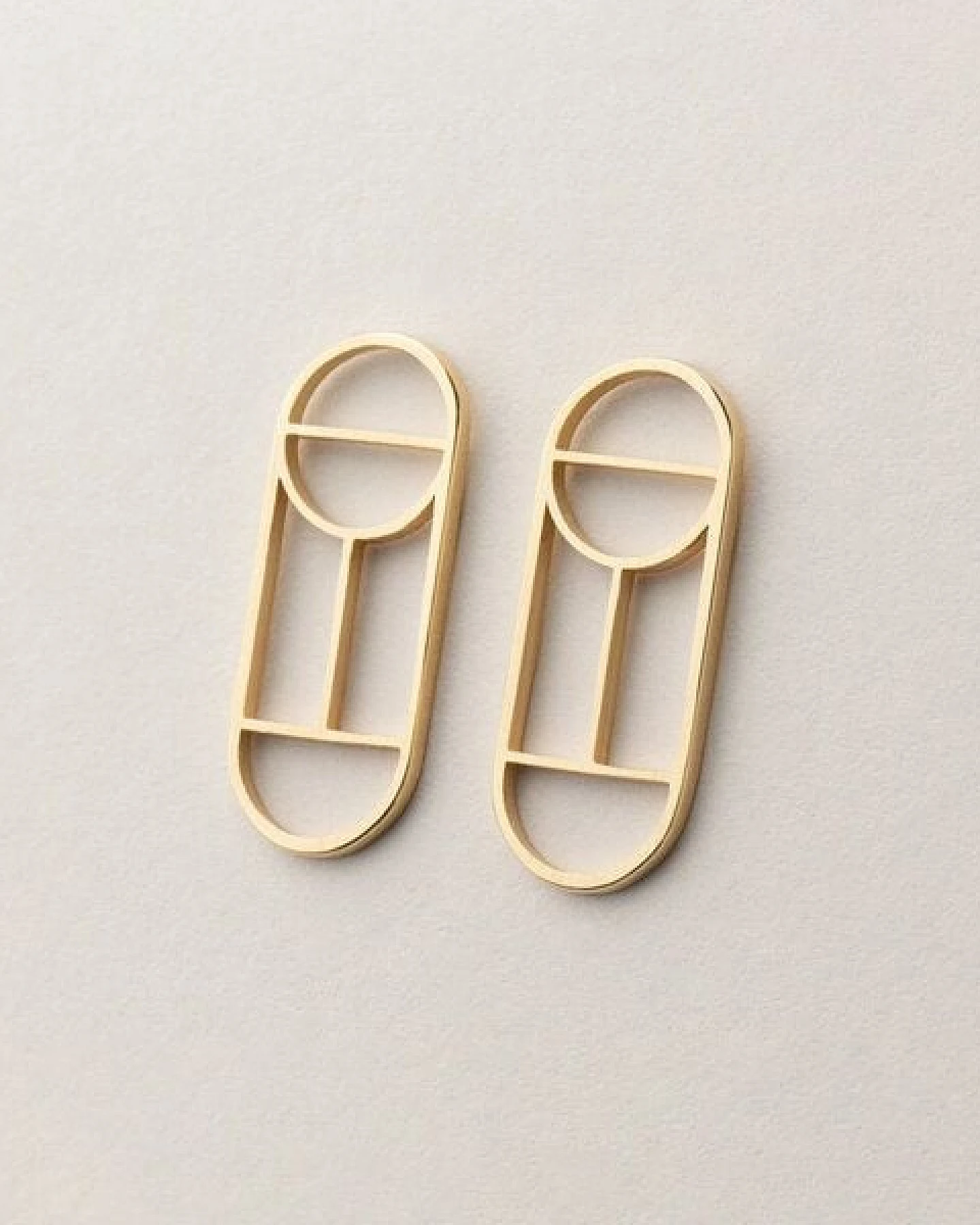 ChristinaPauls Slow jewellery Ohrstecker Tawa, klein in Gold und Silber – Ansicht 3