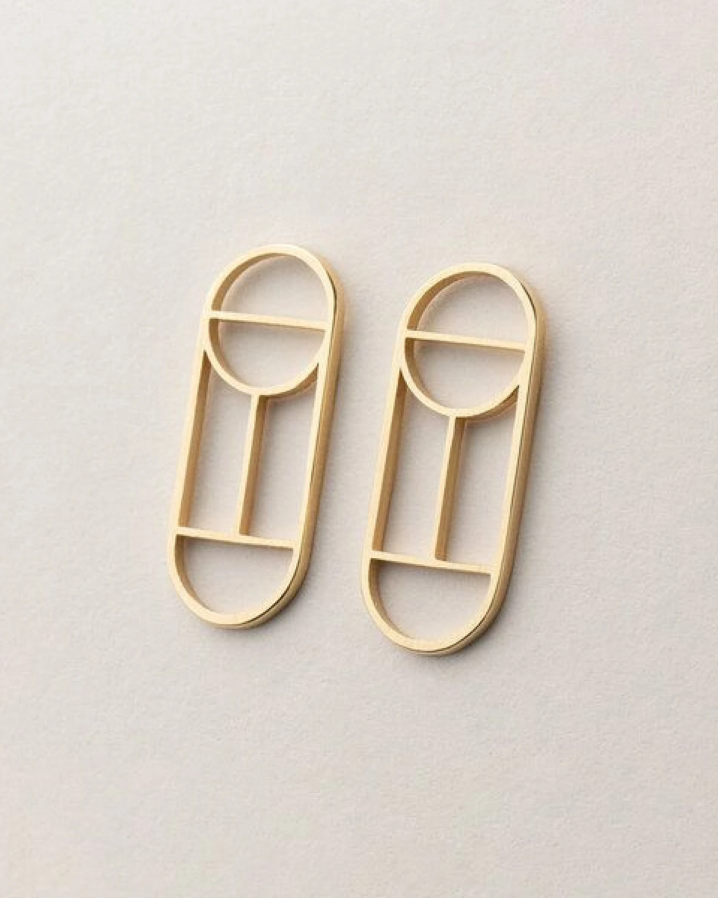 ChristinaPauls Slow jewellery Ohrstecker Tawa, klein in Gold und Silber – Ansicht 3