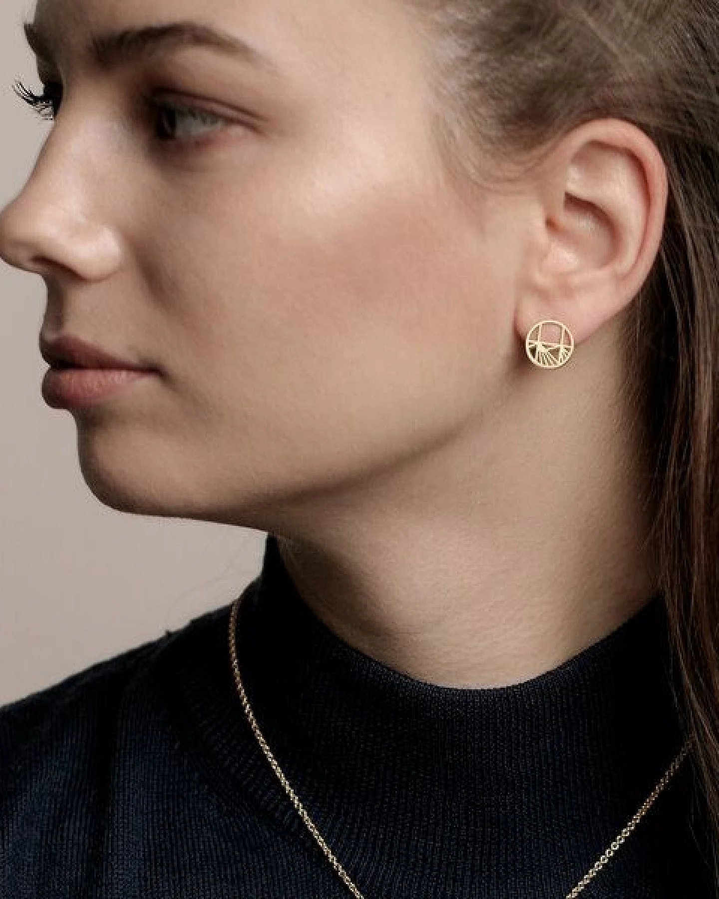 ChristinaPauls Slow jewellery Ohrstecker Aino, Mini in Silber und Gold – Ansicht 2