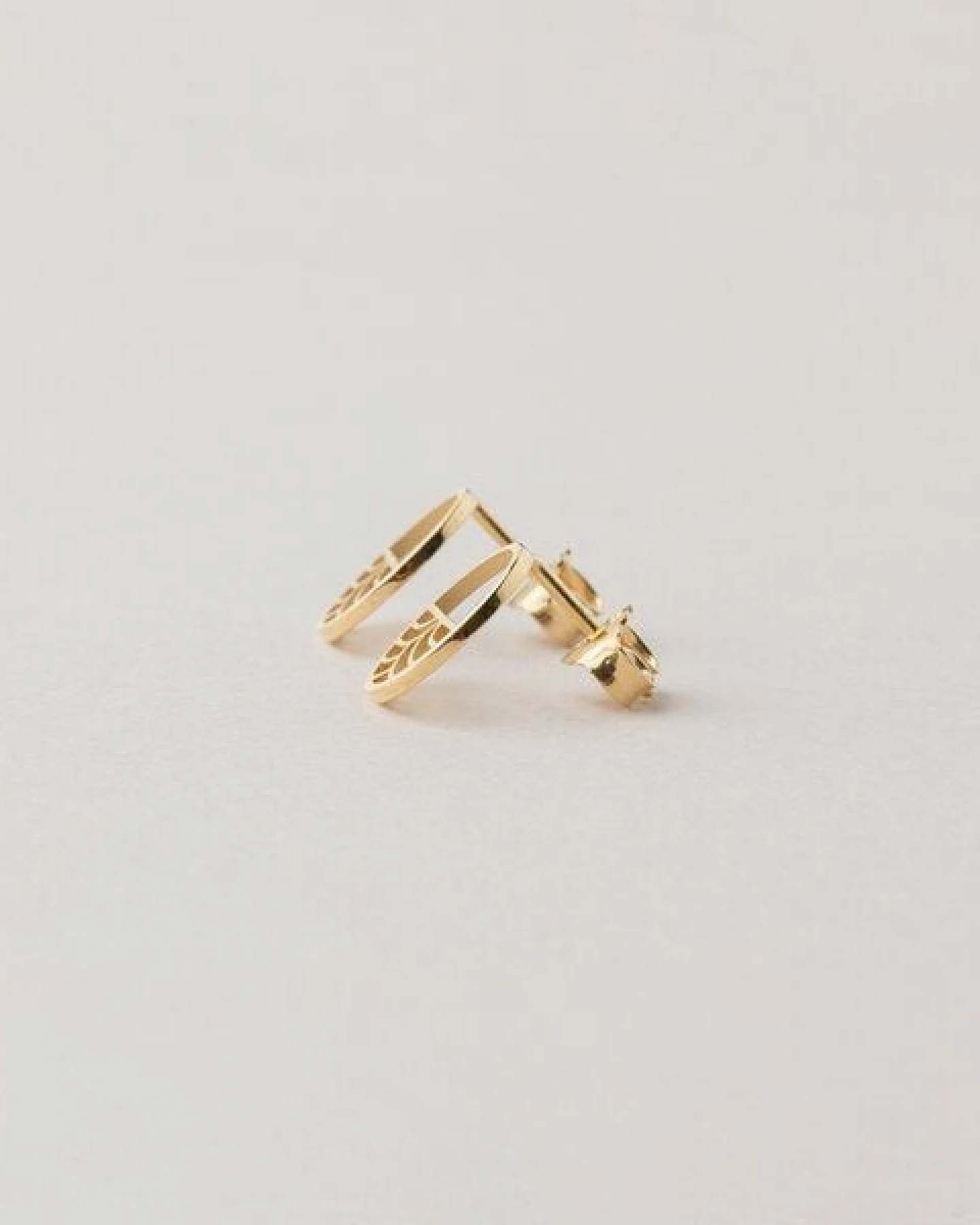 ChristinaPauls Slow jewellery Ohrstecker Kinki, Mini in Silber und Gold – Ansicht 4