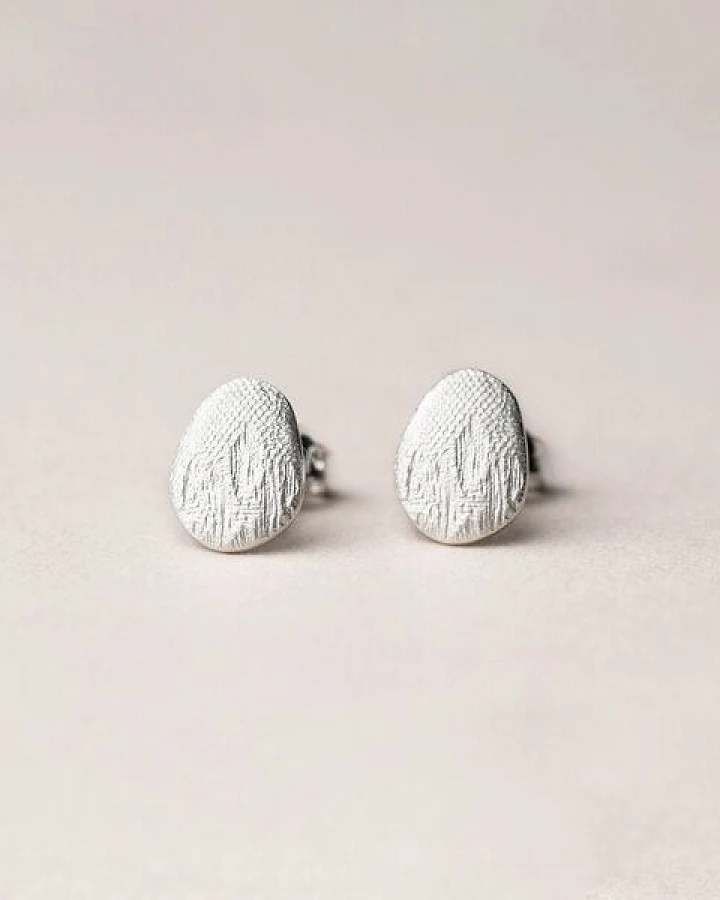 ChristinaPauls Slow jewellery Amia Ohrstecker, oval in Silber oder Schwarz
