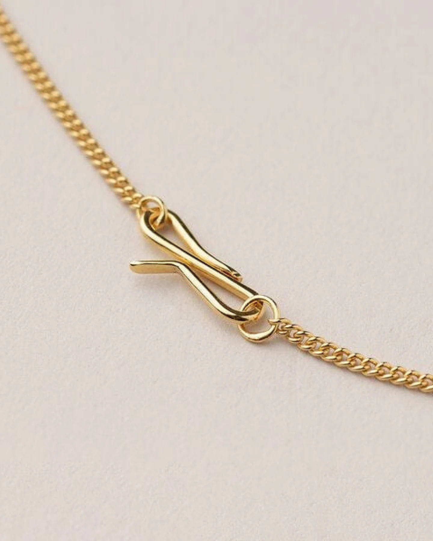 ChristinaPauls Slow jewellery Amia Punkt Kette in Gold und Silber – Ansicht 3