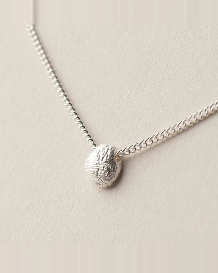 ChristinaPauls Slow jewellery Amia Punkt Kette in Gold und Silber