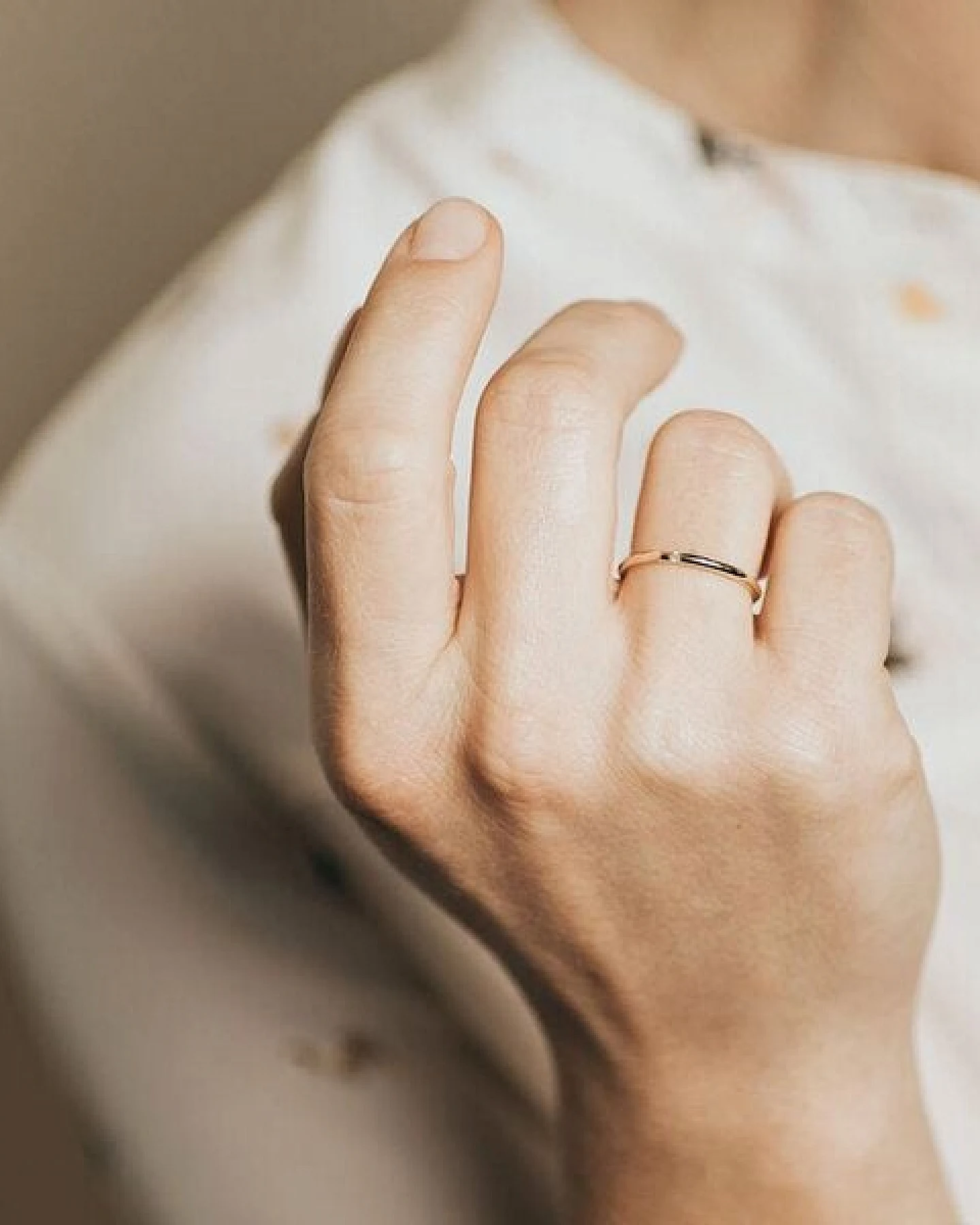 ChristinaPauls Slow jewellery Zarter Diamantring in Gold – Ansicht 2