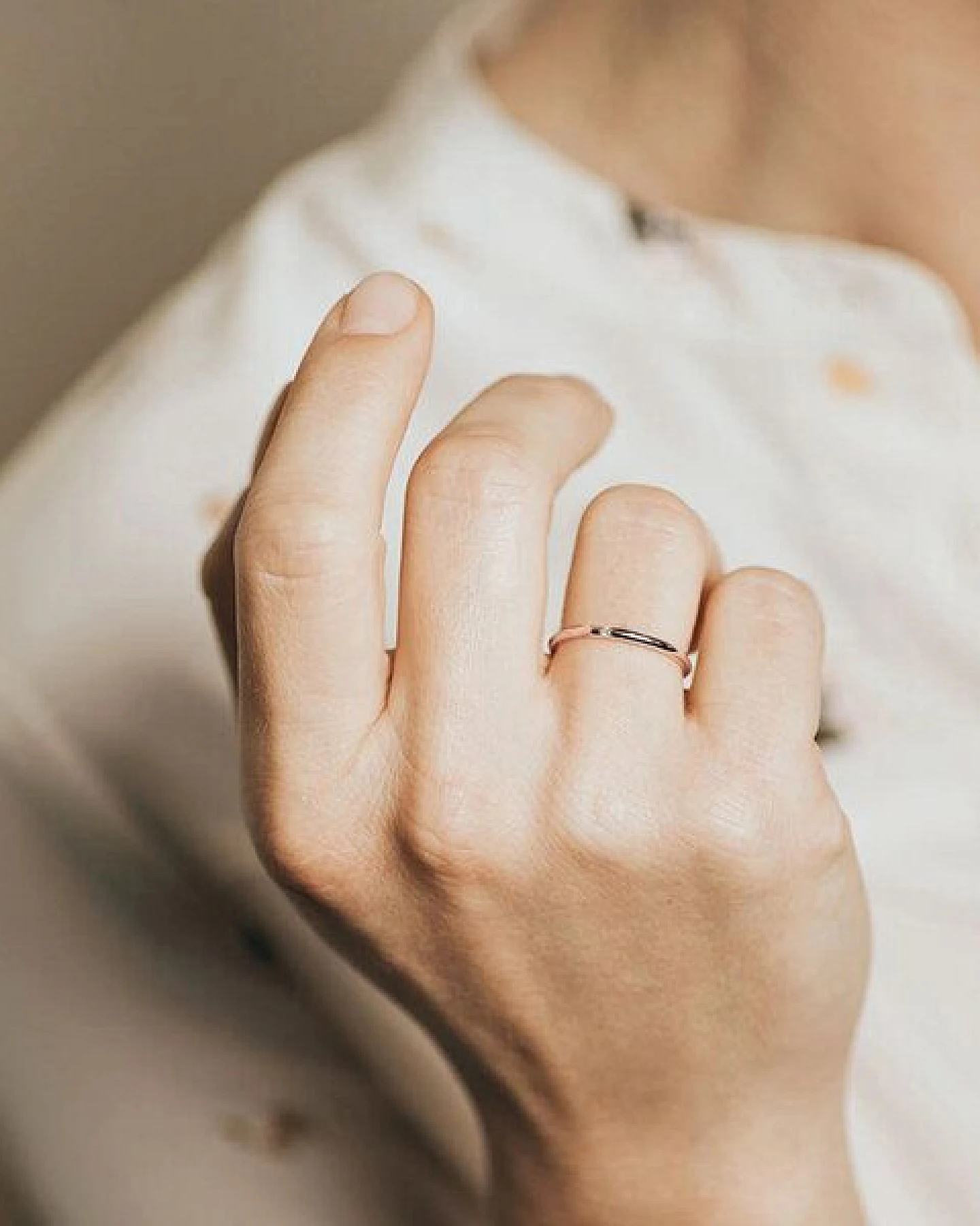 ChristinaPauls Slow jewellery Zarter Diamantring in Rosegold – Ansicht 2
