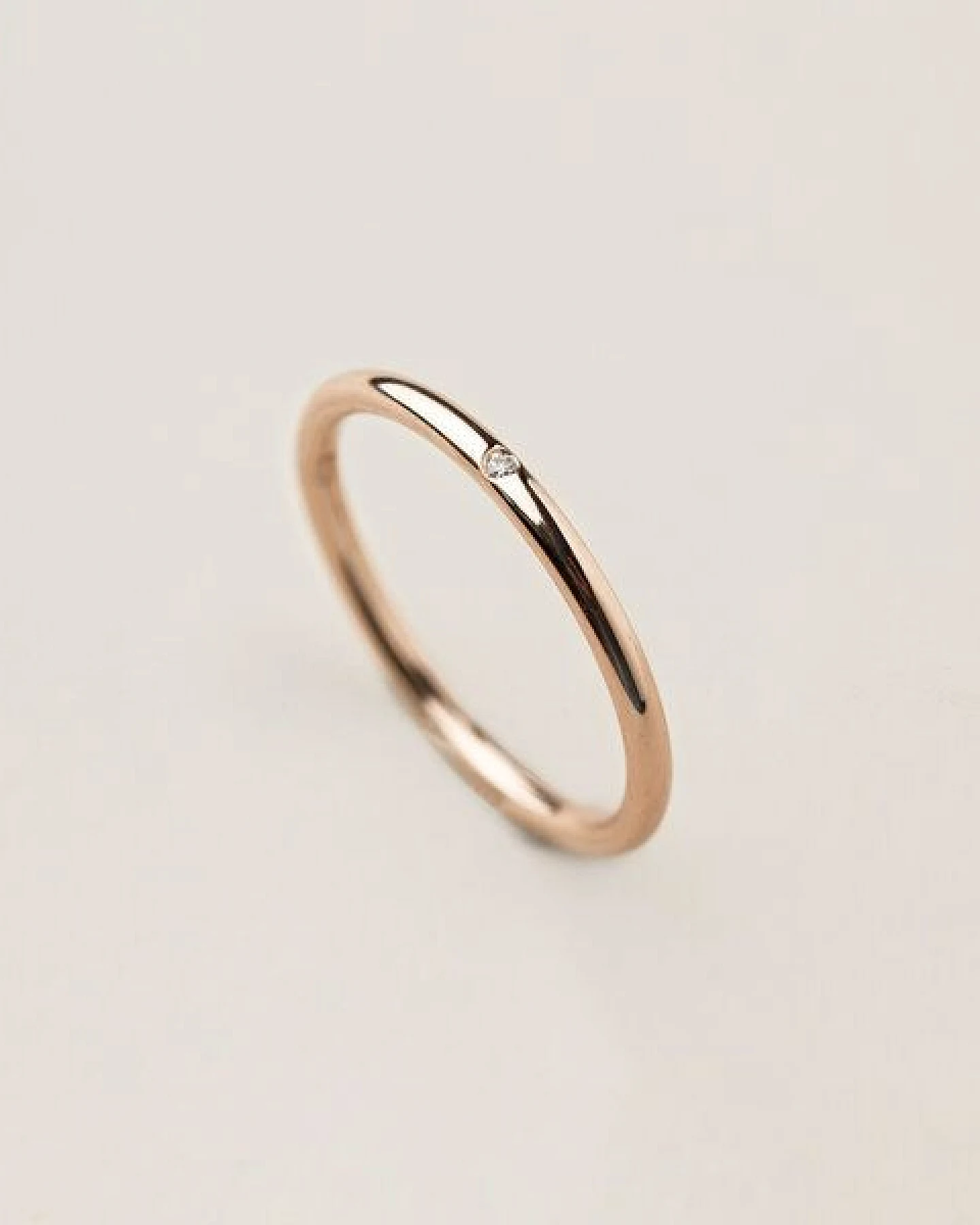 ChristinaPauls Slow jewellery Zarter Diamantring in Rosegold – Ansicht 3