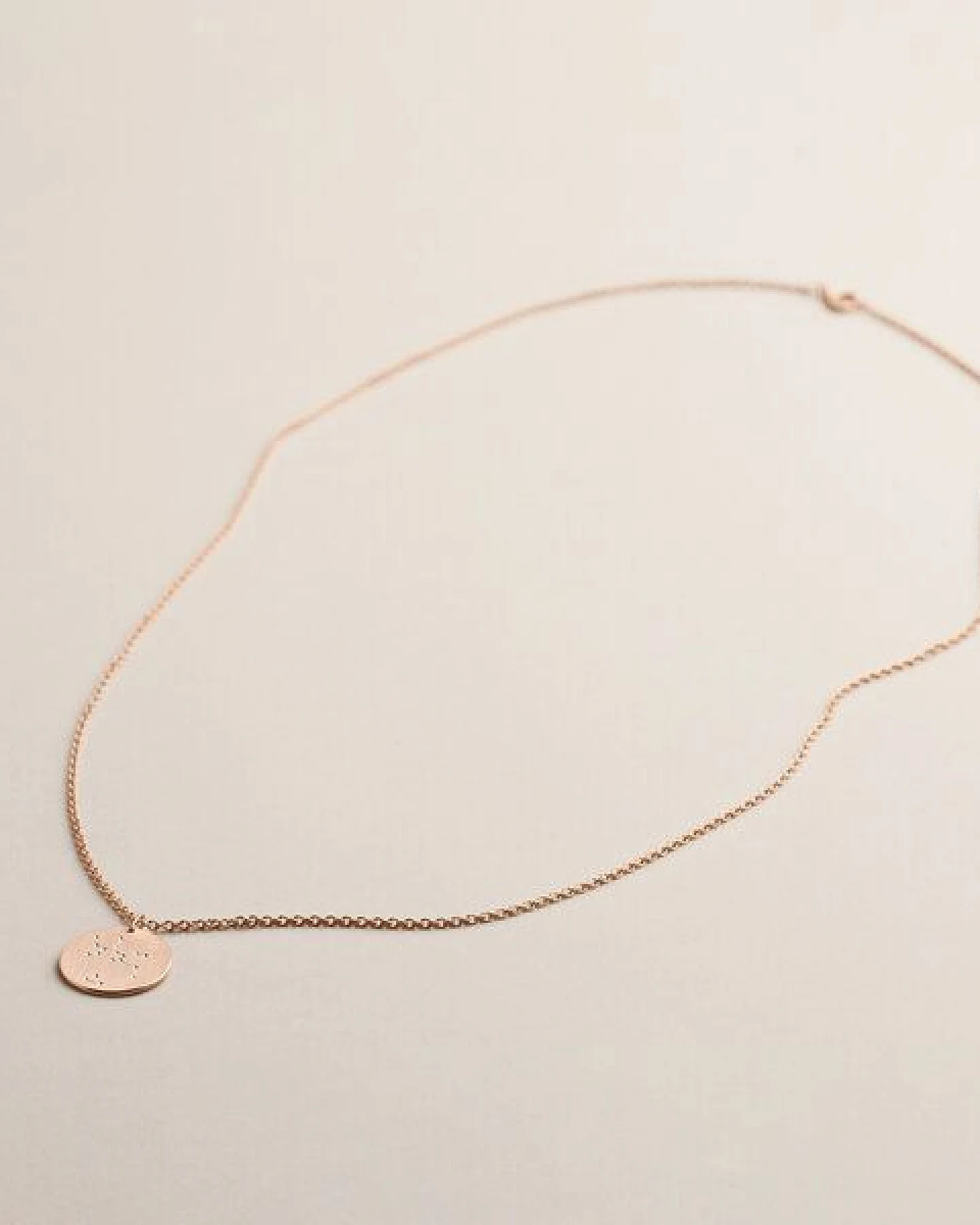 ChristinaPauls Slow jewellery Sternzeichen Anhänger Steinbock in Silber, Gold, Rosegold und Schwarz – Ansicht 3