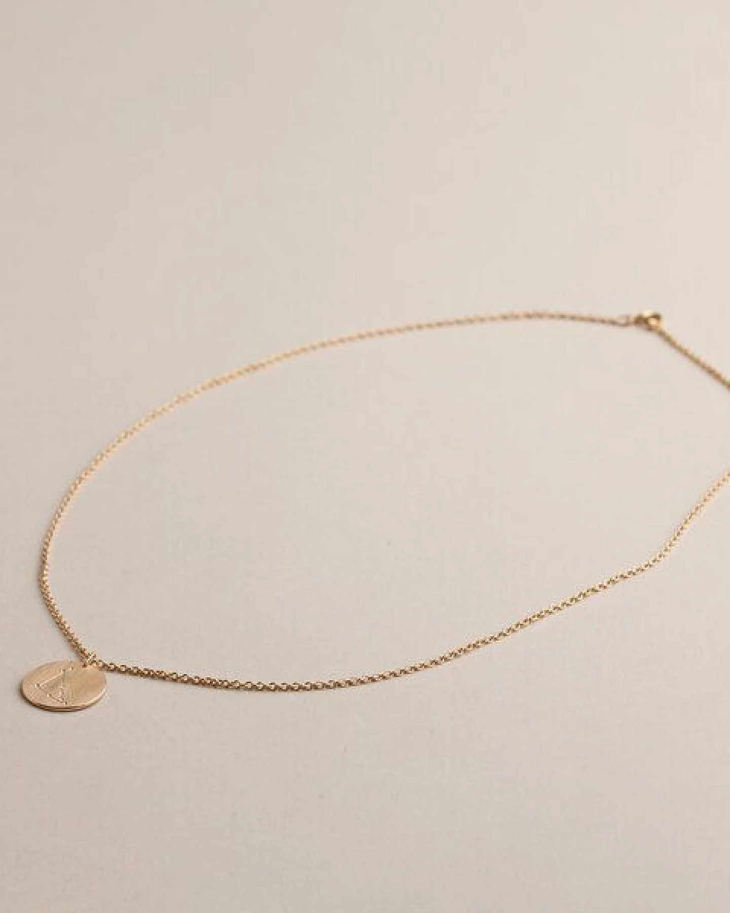 ChristinaPauls Slow jewellery Sternzeichen Anhänger Steinbock in Silber, Gold, Rosegold und Schwarz – Ansicht 3