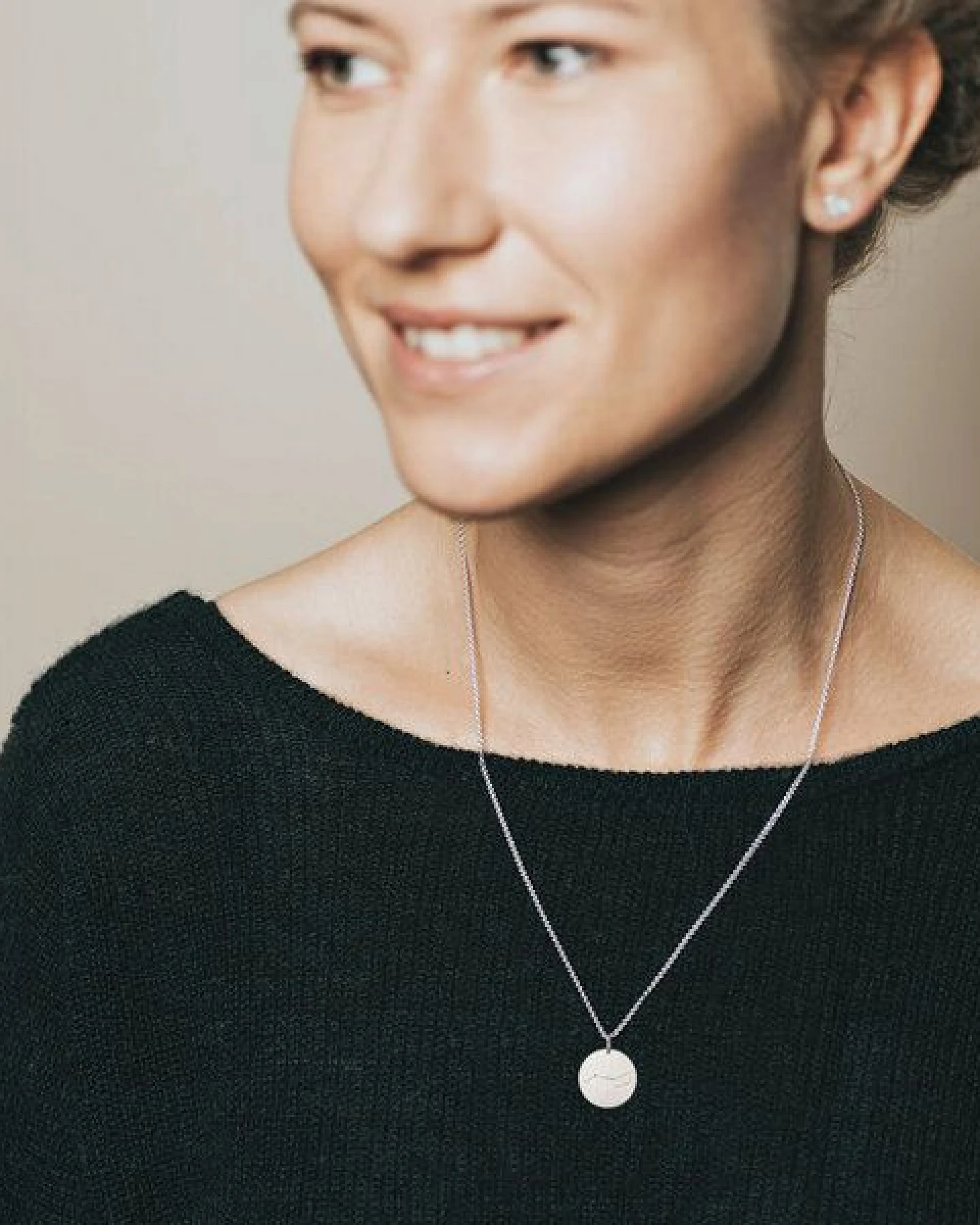 ChristinaPauls Slow jewellery Sternzeichen Anhänger Steinbock in Silber, Gold, Rosegold und Schwarz – Ansicht 2