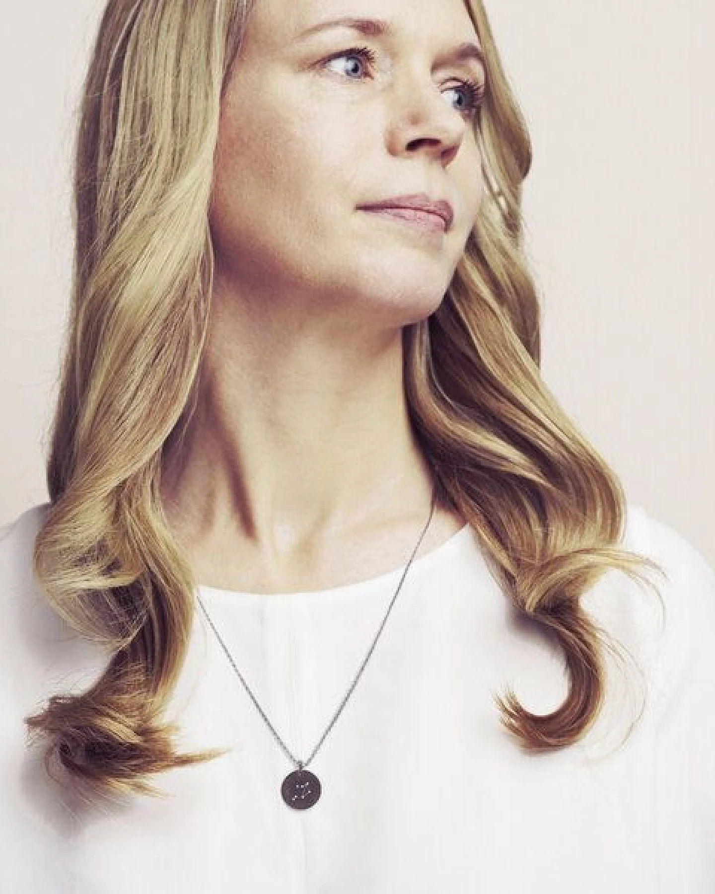 ChristinaPauls Slow jewellery Sternzeichen Anhänger Steinbock in Silber, Gold, Rosegold und Schwarz – Ansicht 2