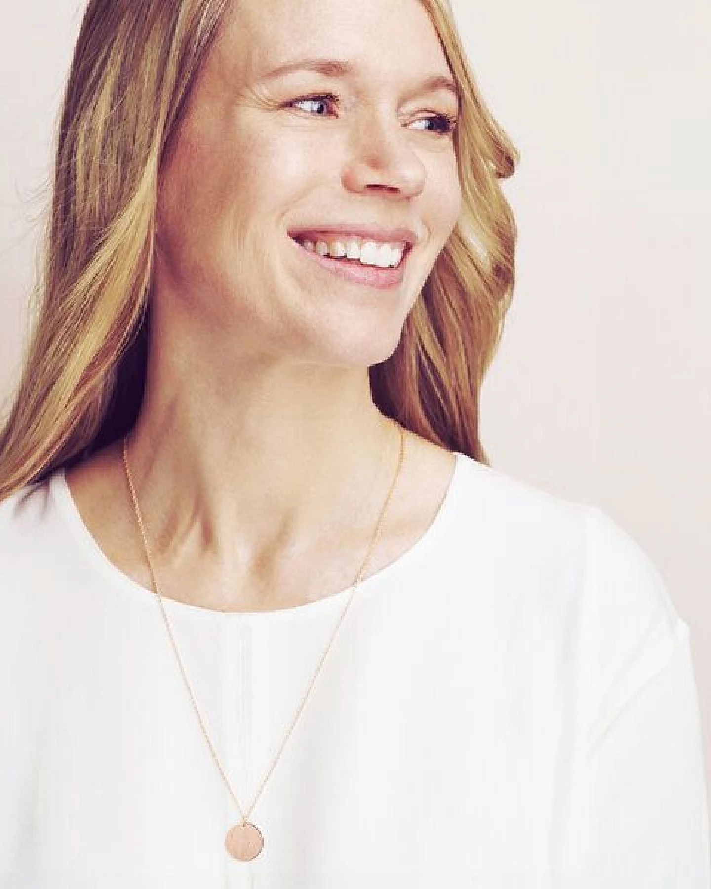 ChristinaPauls Slow jewellery Sternzeichen Anhänger Steinbock in Silber, Gold, Rosegold und Schwarz – Ansicht 2