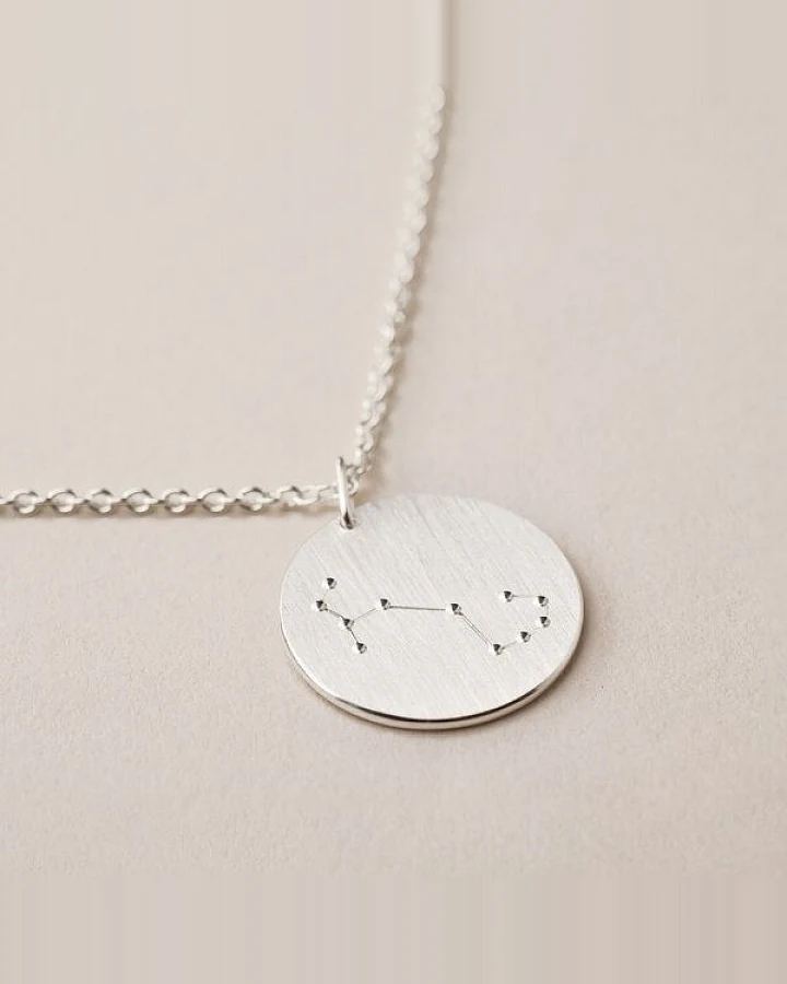 ChristinaPauls Slow jewellery Sternzeichen Anhänger Skorpion in Silber, Gold, Rosegold und Schwarz