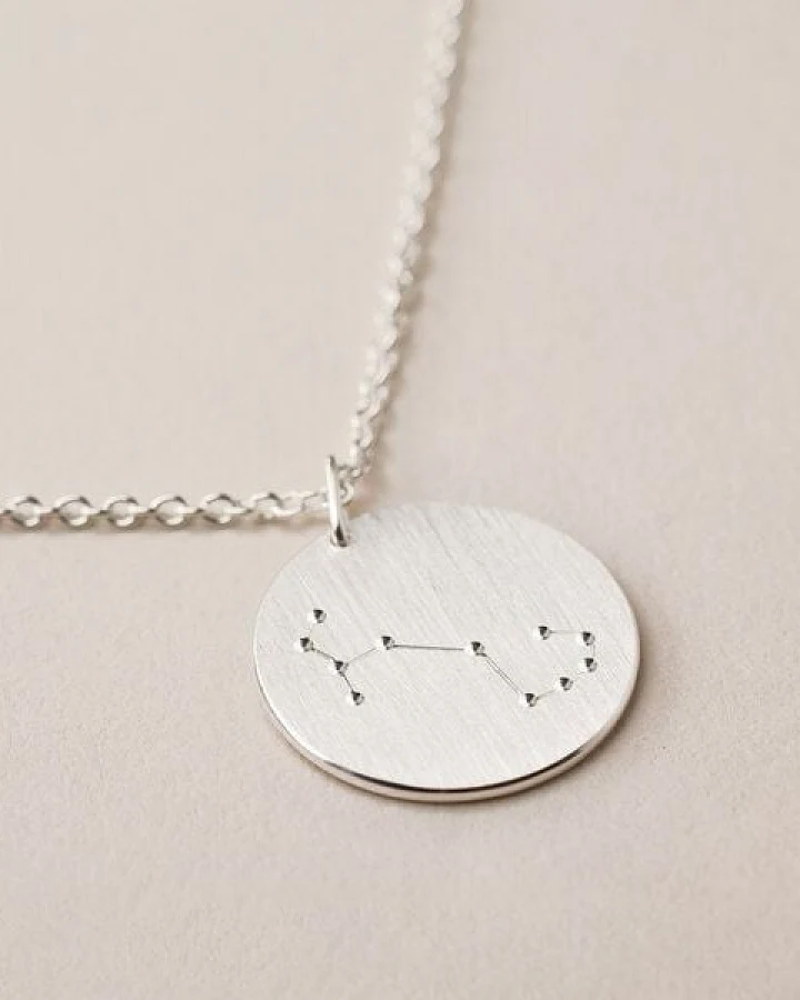ChristinaPauls Slow jewellery Sternzeichen Anhänger Skorpion in Silber, Gold, Rosegold und Schwarz