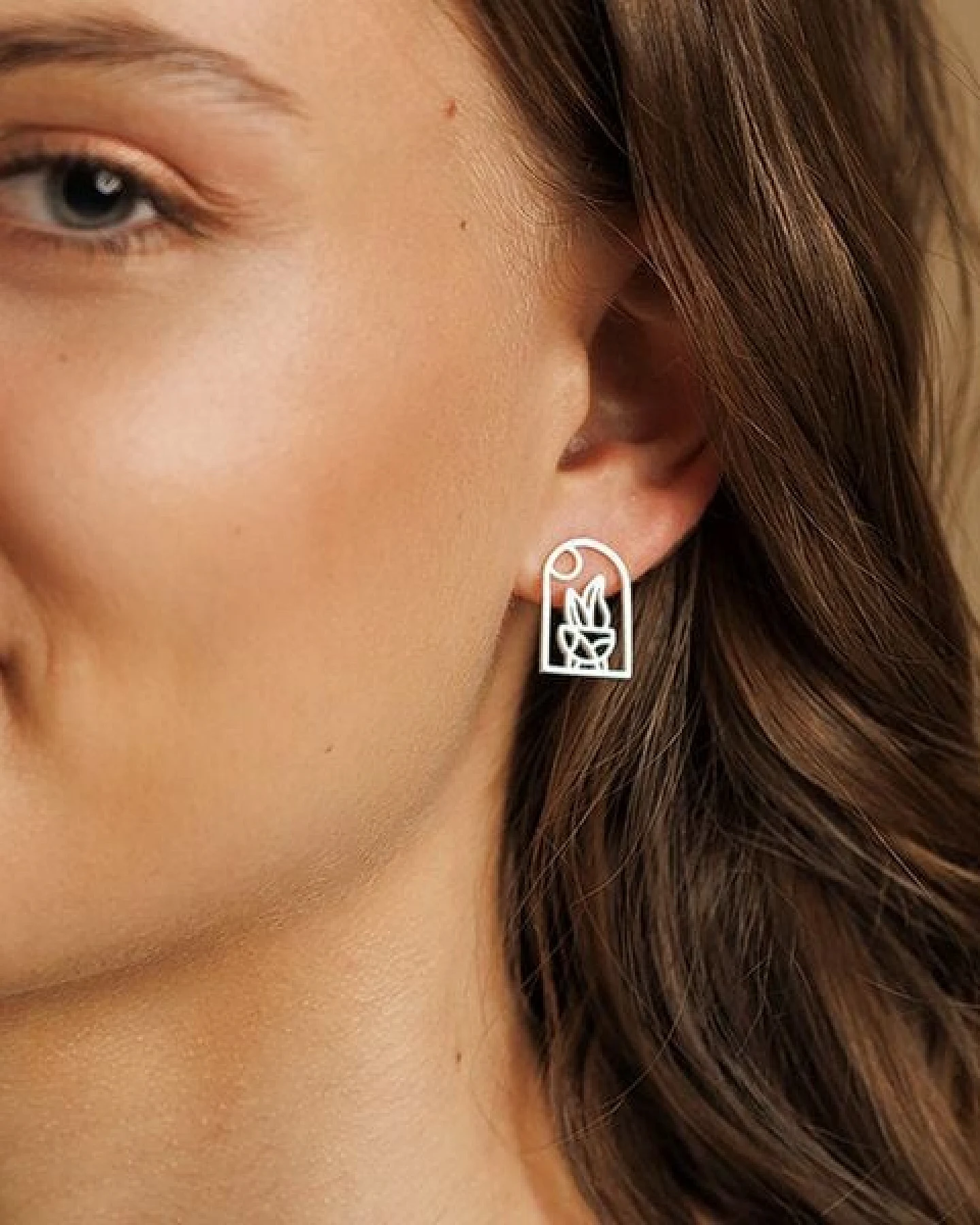 ChristinaPauls Slow jewellery Mini Ohrstecker Planta in Silber oder Gold – Ansicht 4