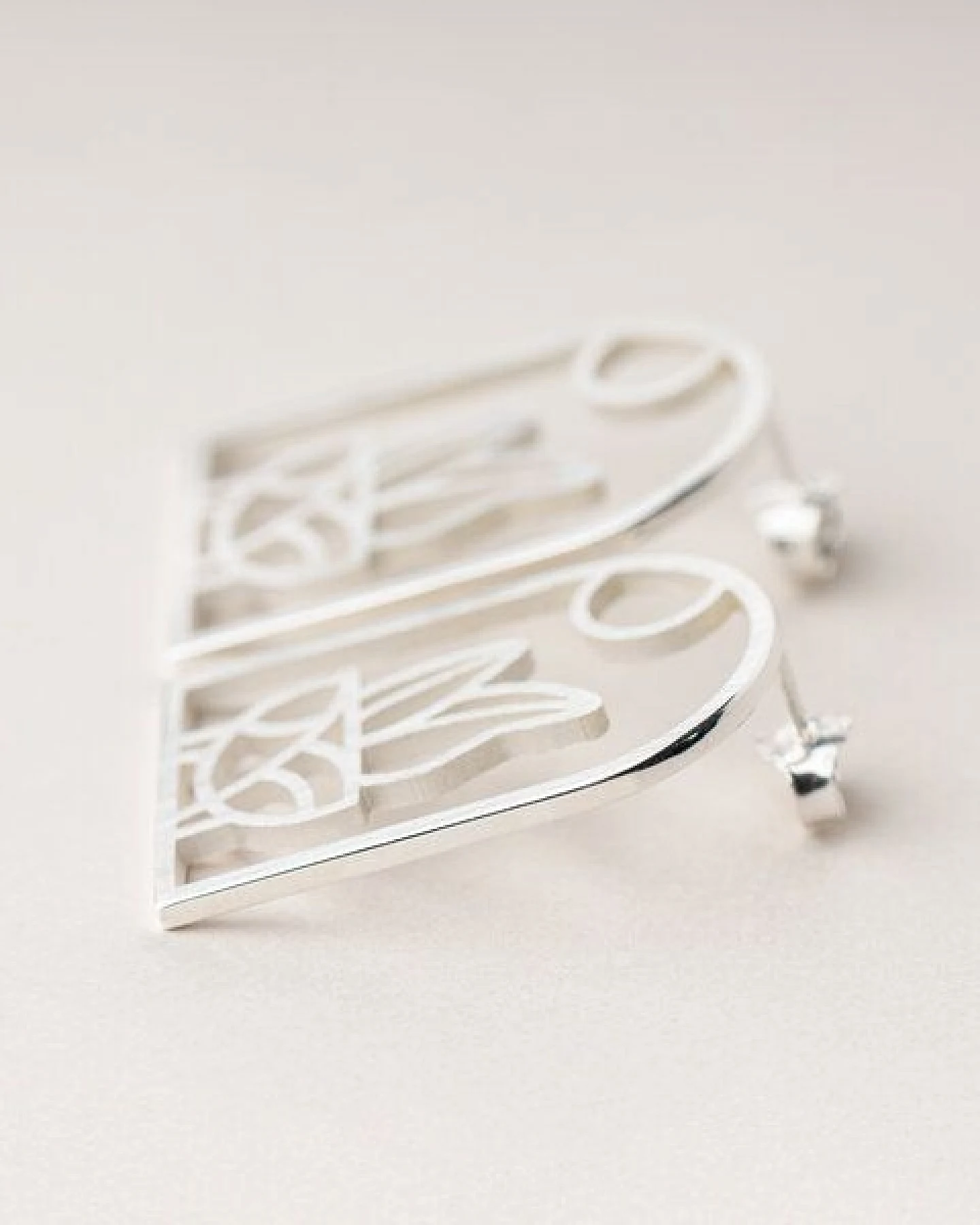 ChristinaPauls Slow jewellery Ohrstecker Planta in Silber oder Gold – Ansicht 2