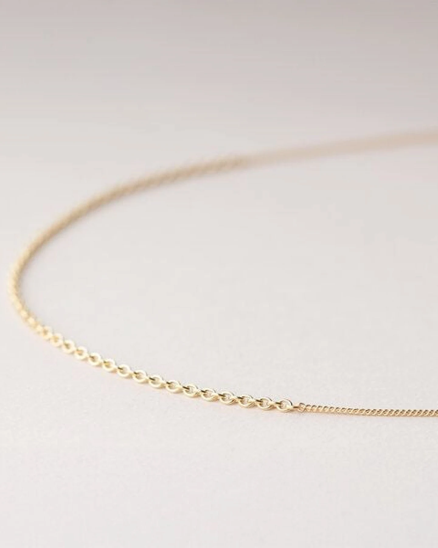 ChristinaPauls Slow jewellery Feine Gliederkette Mea in Gold und Silber – Ansicht 3