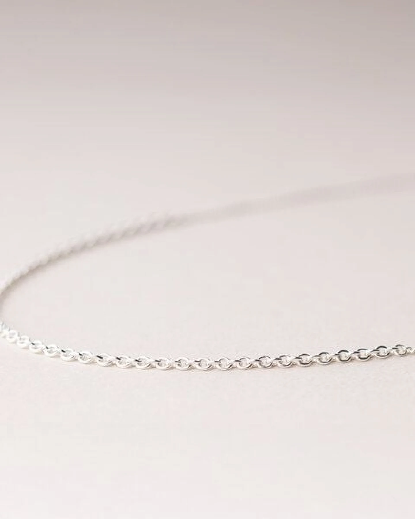 ChristinaPauls Slow jewellery Feine Gliederkette Mea in Gold und Silber – Ansicht 4