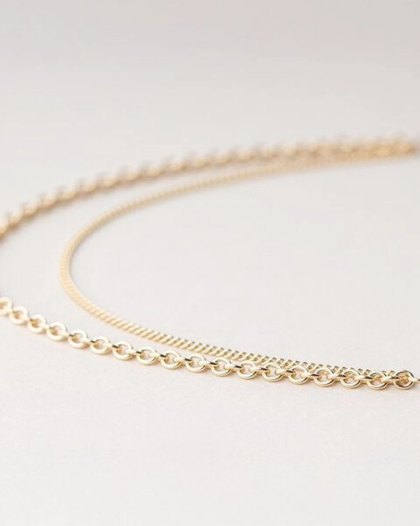 ChristinaPauls Slow jewellery Kurze mehrreihige Gliederkette Mea in Gold und Silber – Ansicht 3