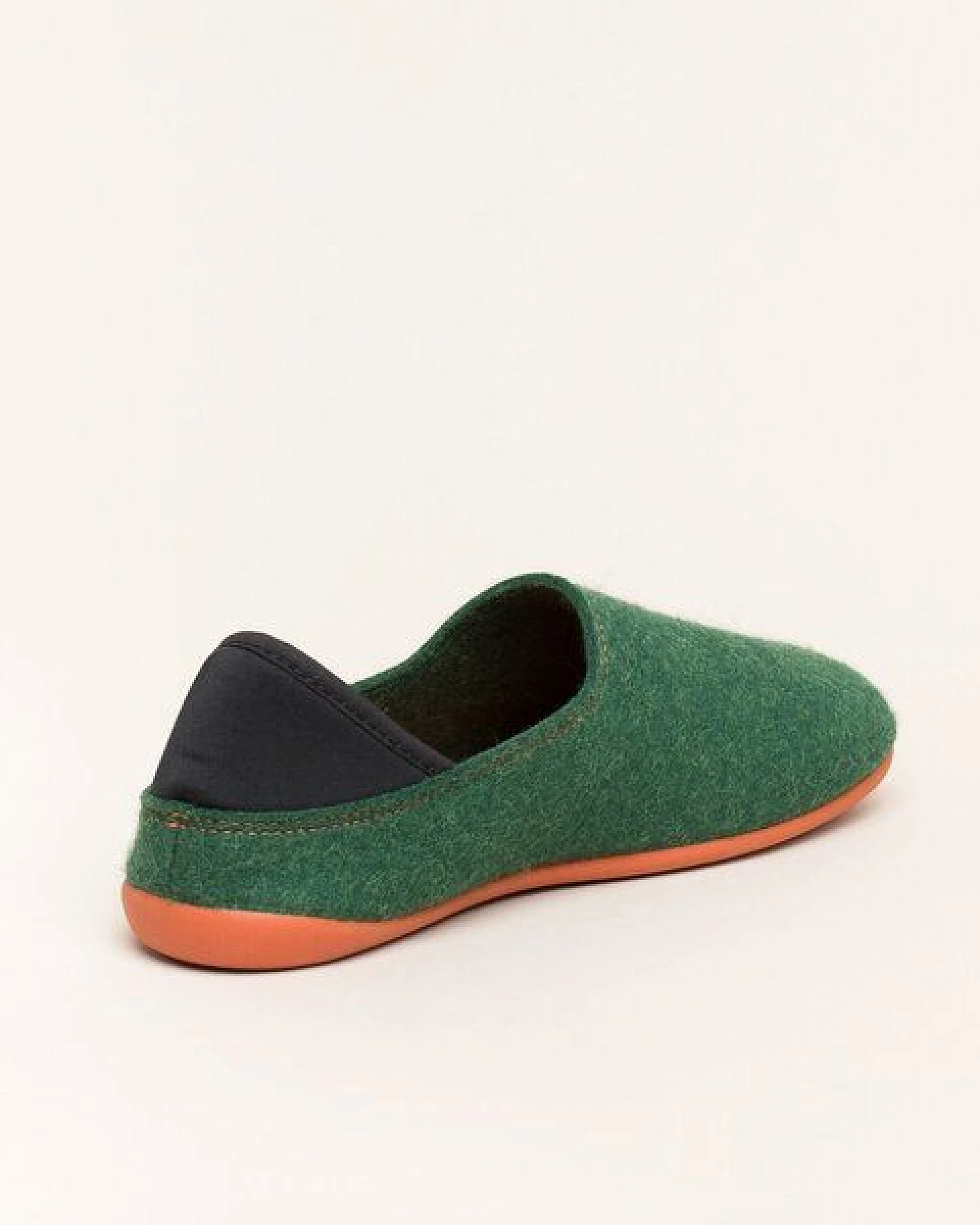 Gottstein Filzhausschuh Wool Slip-On aus 100% Schurwolle - für Damen & Herren - Rutschfeste Gummisohle – Ansicht 4