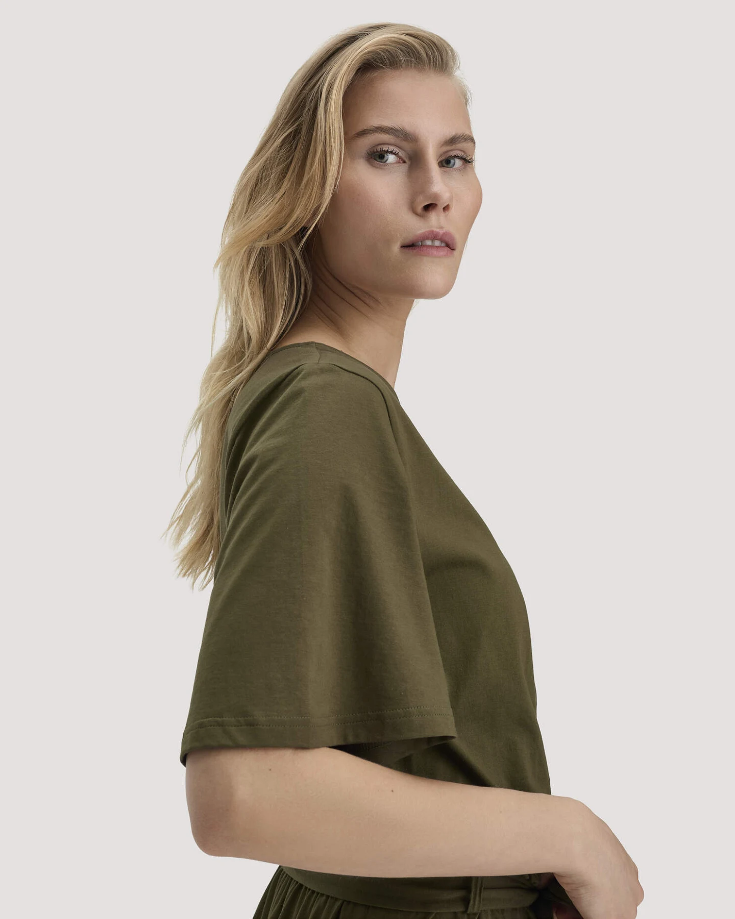 hessnatur Damen Jersey Overall Relaxed aus Bio-Baumwolle - grün - Größe 46 – Ansicht 3