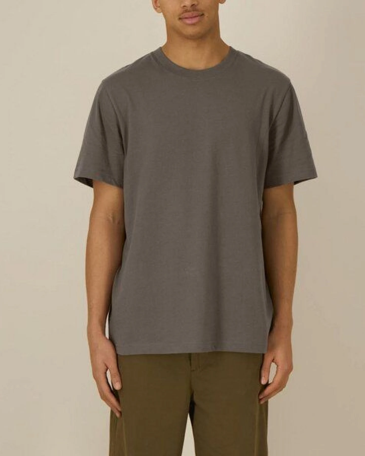 Unipolar Oversized T-Shirt Modell: Free – Ansicht 2
