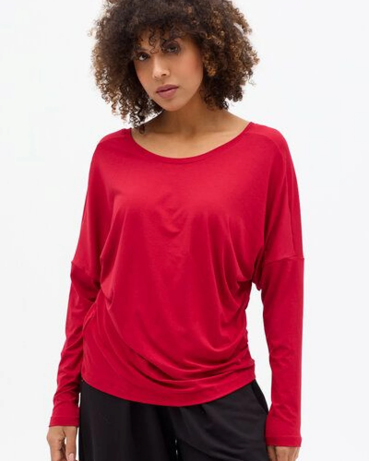 Bluse Saja Longsleeve – Viskose farbenfroher KOKOworld Print weiter Schnitt V-Ausschnitt – perfekt für Yoga – Fair produziert – Ansicht 4