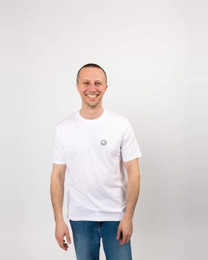 ettics STUDIO classic organic tee embroidery