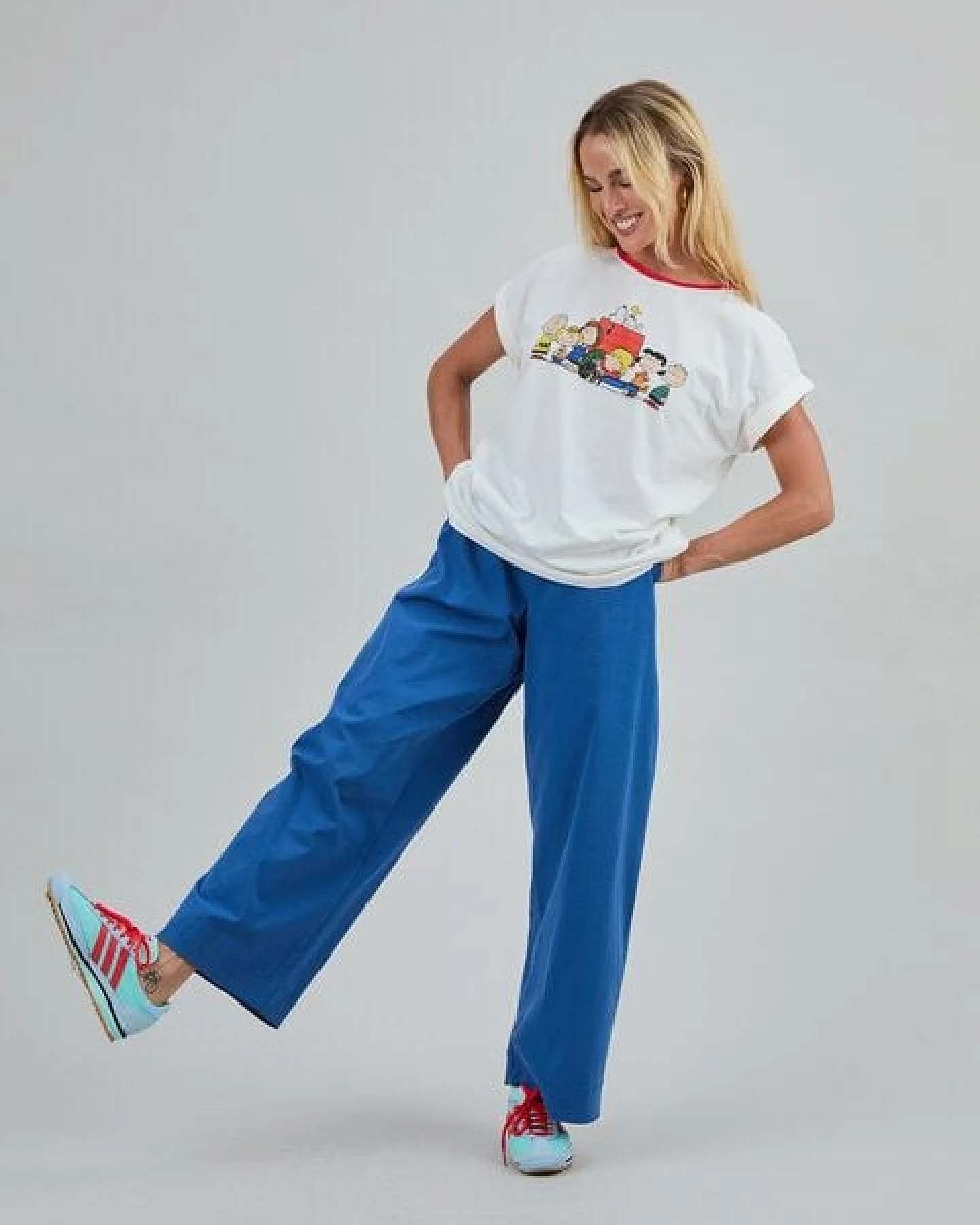 Brava Fabrics T-Shirt Peanuts Retro Friends Scoop – Ansicht 4
