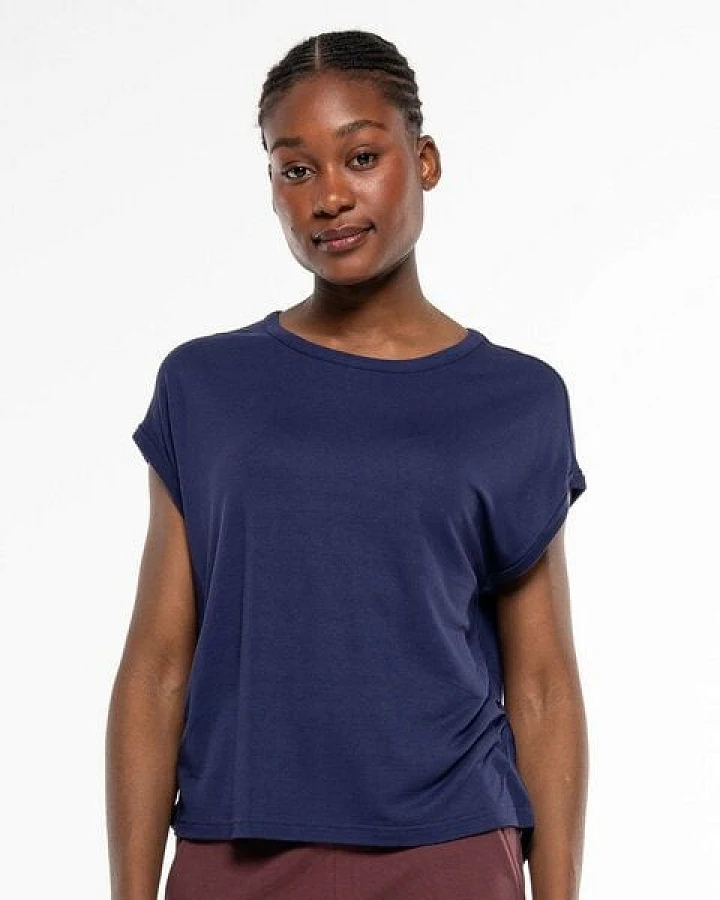 Alma & Lovis Stylisches Kurzarmshirt aus fließendem EcoVero