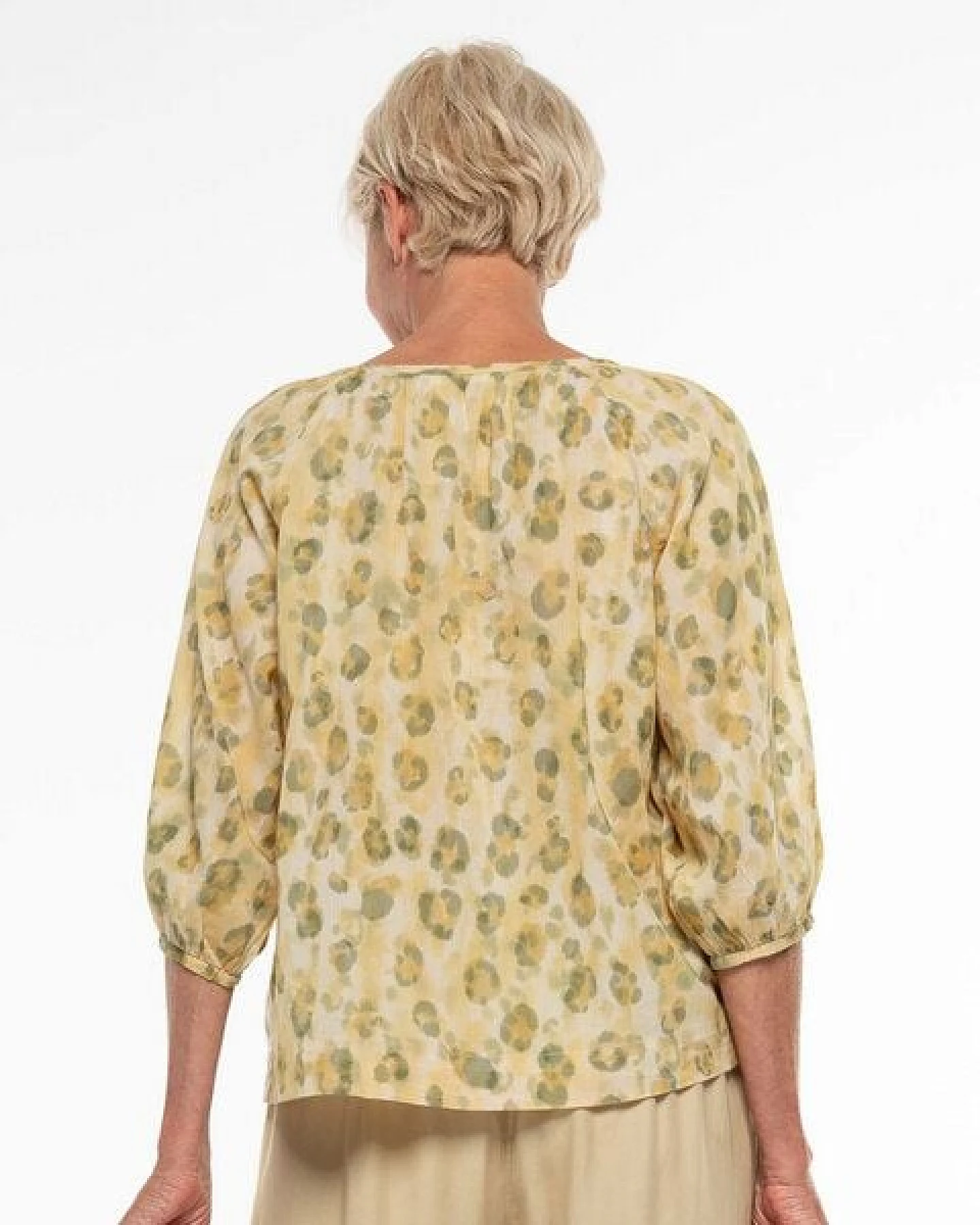 Alma & Lovis Stylische Sommerbluse aus feinster Bio-Baumwolle – Ansicht 4