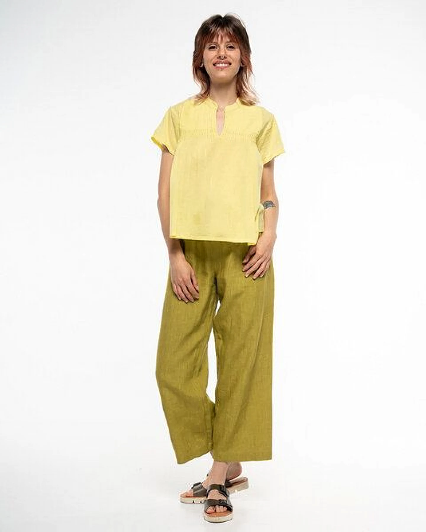 Alma & Lovis Charmantes Blusenshirt aus feinster Bio-Baumwolle – Ansicht 2