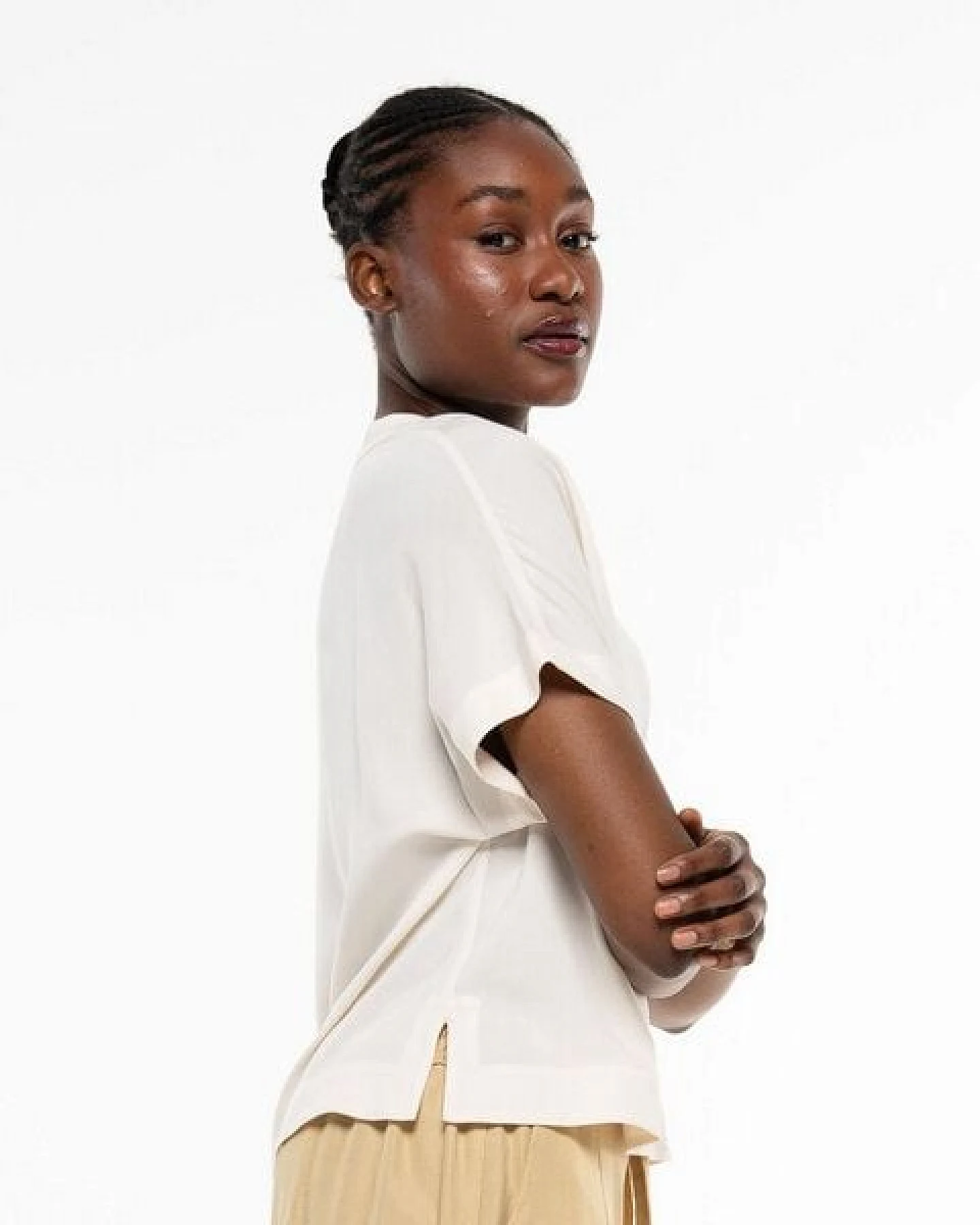Alma & Lovis Edles Blusenshirt aus fließendem EcoVero – Ansicht 4