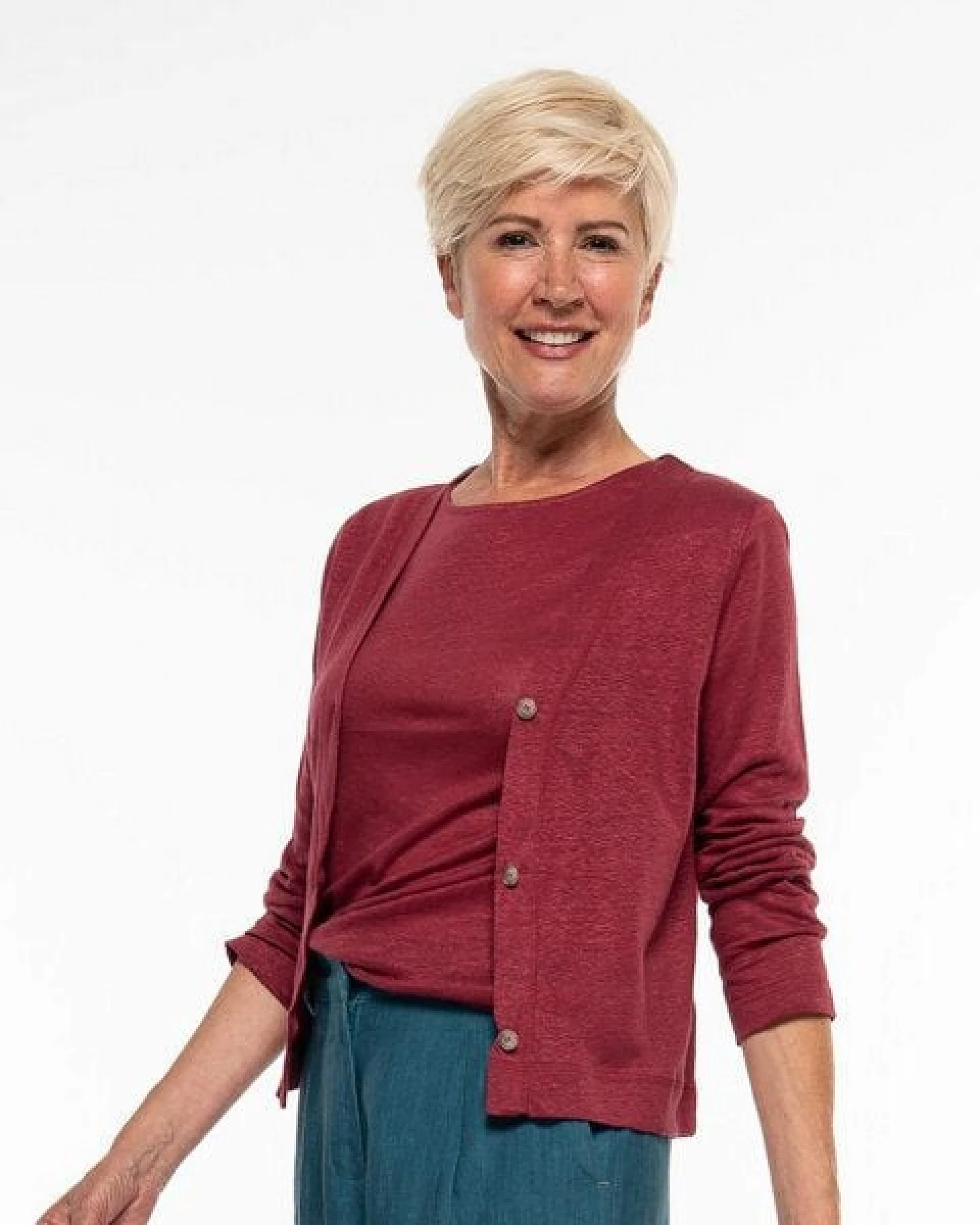 Alma & Lovis Eleganter Cardigan aus 100% Leinen-Jersey – Ansicht 3