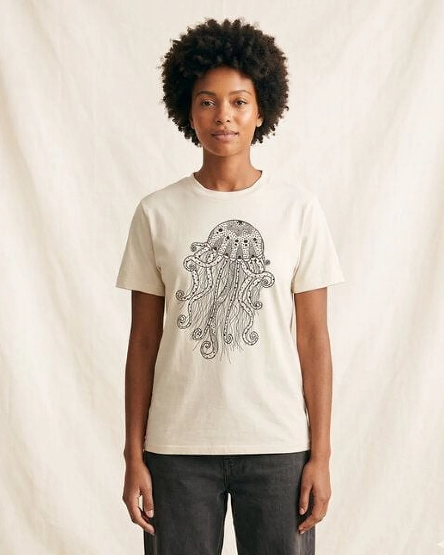 vis wear Yoga Qualle - Göttin im Ozean - Pure Natural Bio Baumwolle Shirt - Front Print – Ansicht 2