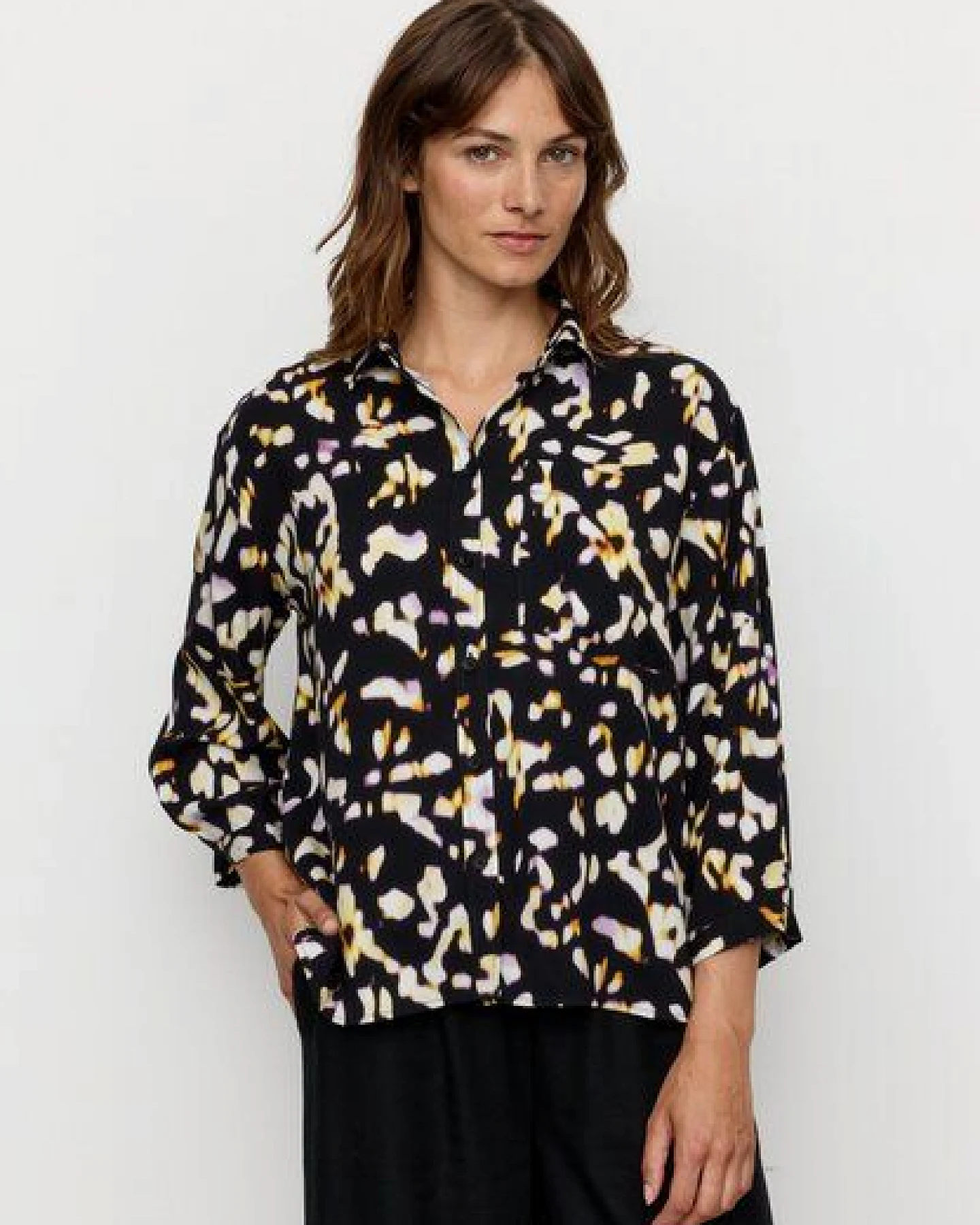 Damen Bluse aus LENZING ECOVERO Viskose - CYPRESS BLURRY - recolution – Ansicht 2