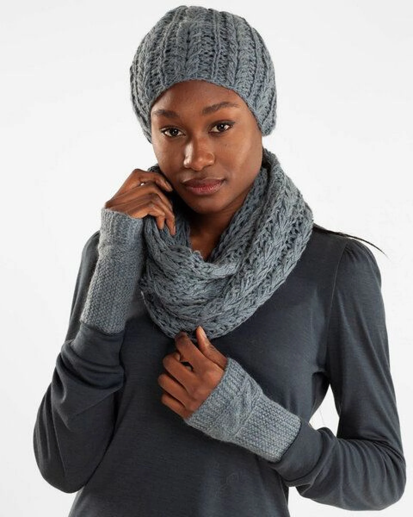 Alma & Lovis Strickmütze aus Baby-Alpaka – Ansicht 2