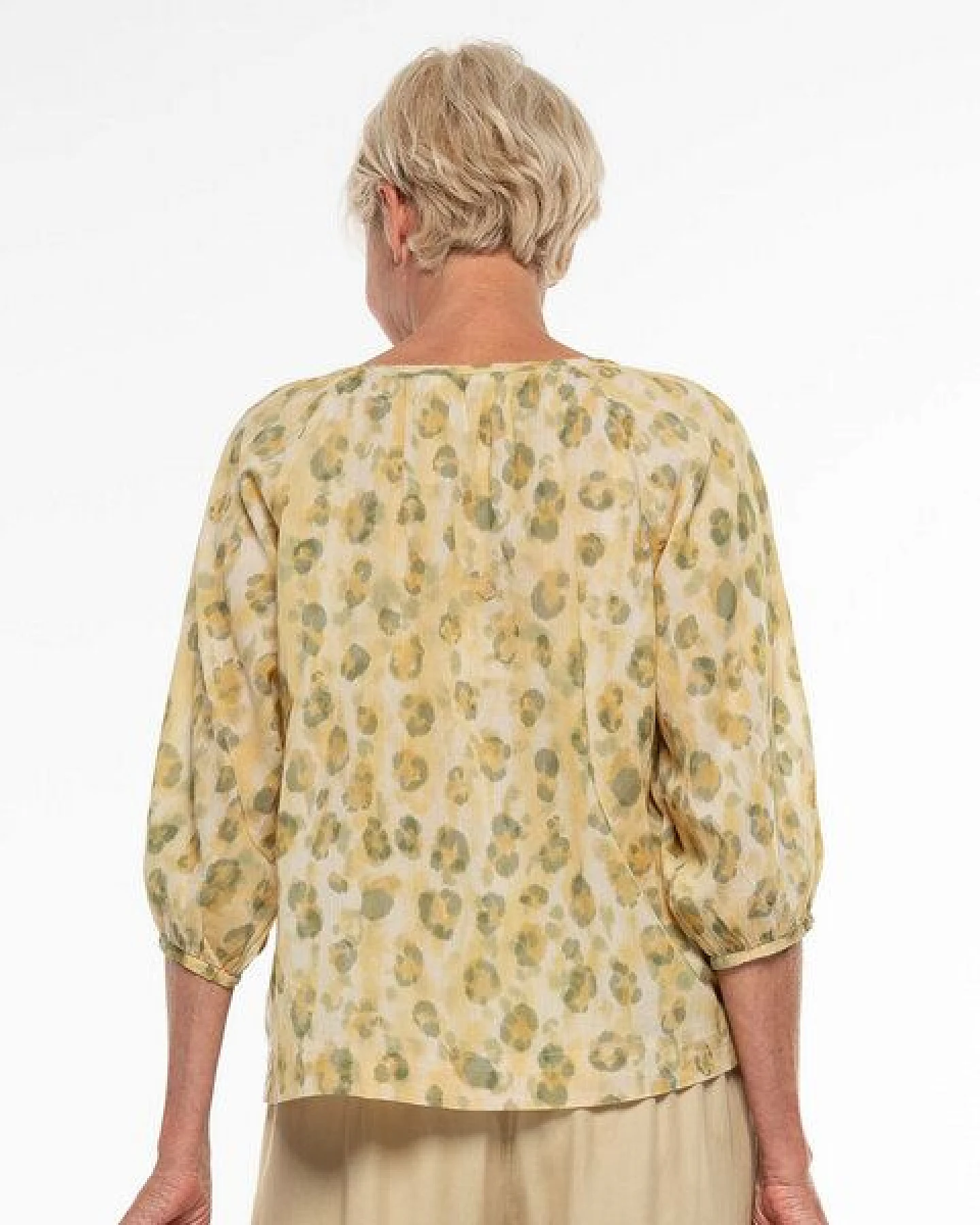 Alma & Lovis Stylische Sommerbluse aus feinster Bio-Baumwolle – Ansicht 4