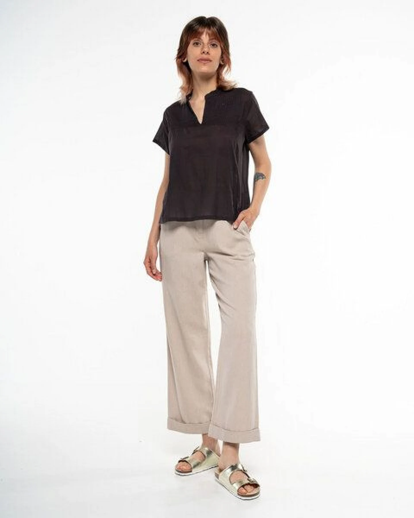Alma & Lovis Charmantes Blusenshirt aus feinster Bio-Baumwolle – Ansicht 2