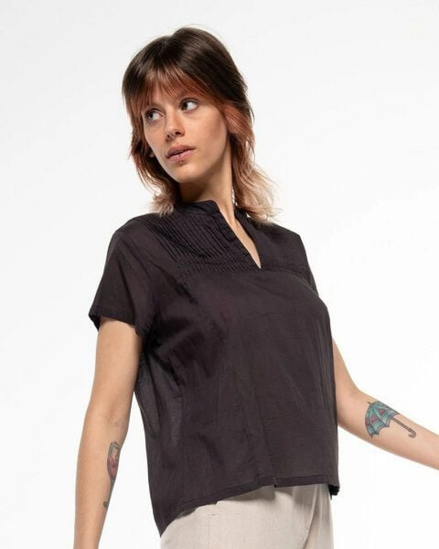 Alma & Lovis Charmantes Blusenshirt aus feinster Bio-Baumwolle – Ansicht 4