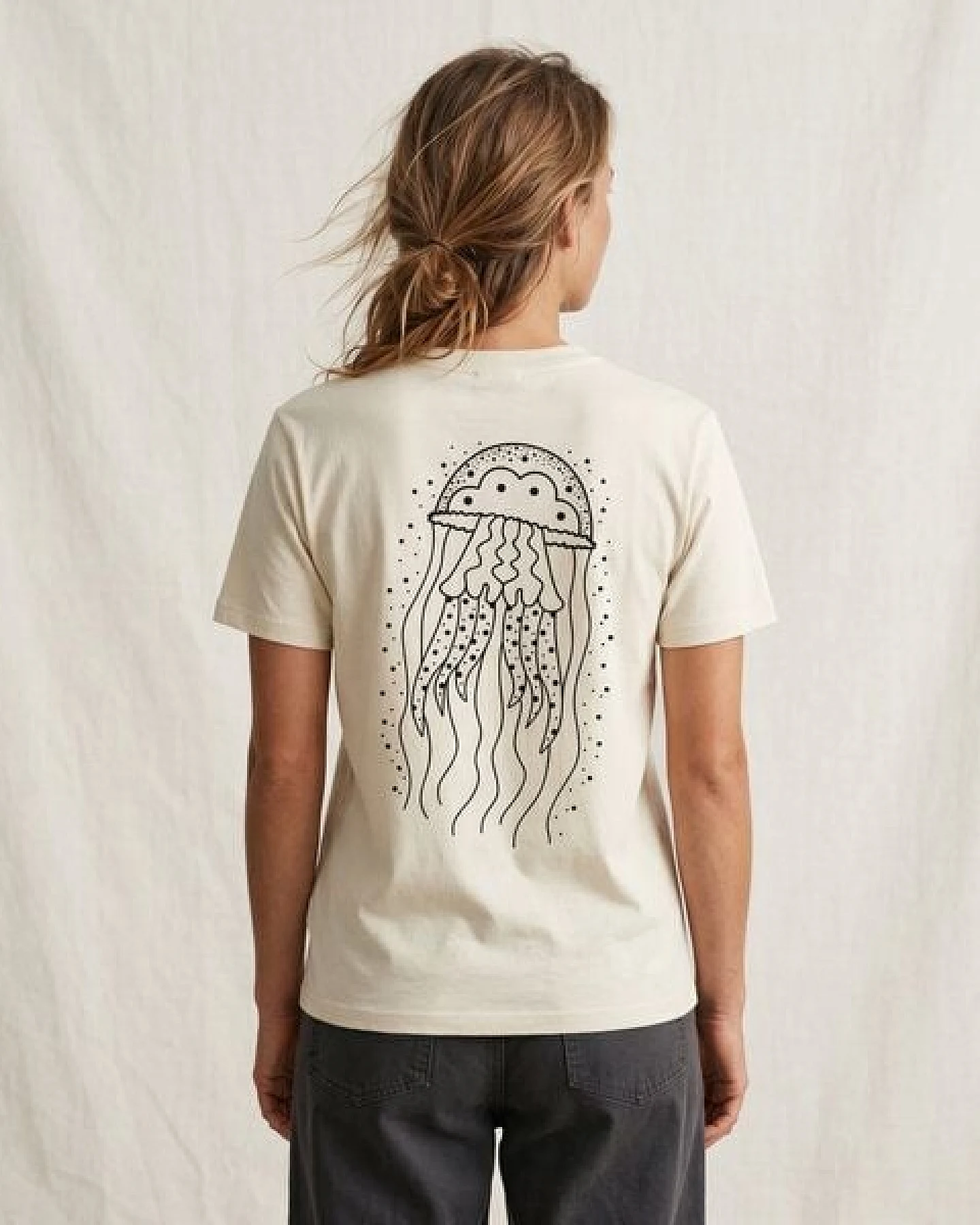 vis wear Qualle - Göttin im Ozean - Pure Natural Bio Baumwolle Shirt - Back Print – Ansicht 2