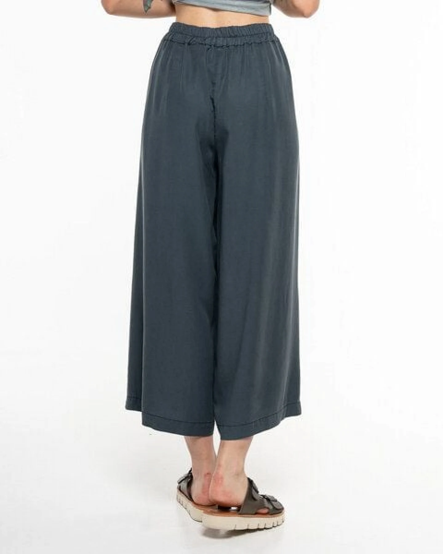 Alma & Lovis Weite 7/8 Hose aus fließendem Lyocell – Ansicht 3