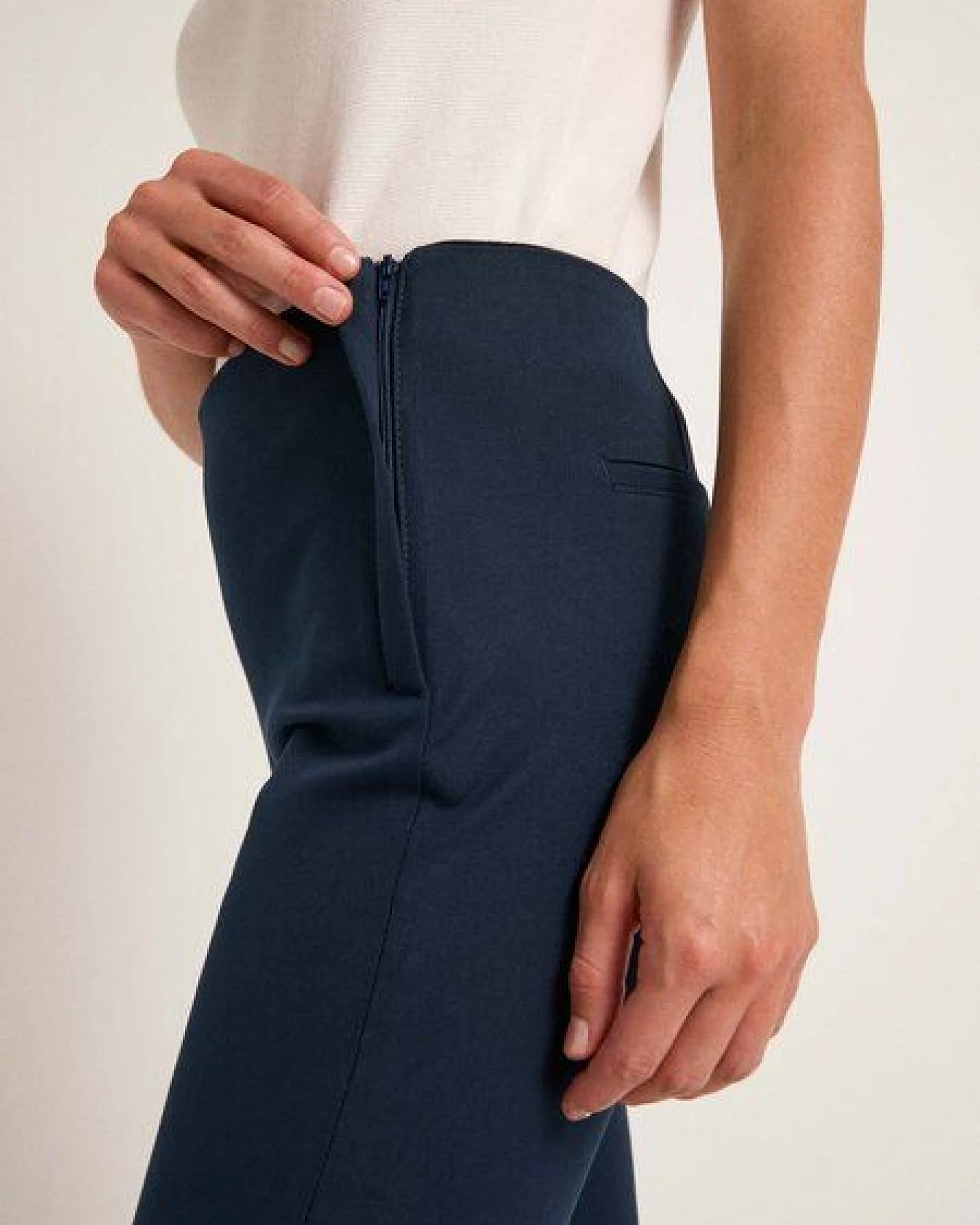 LANIUS Hose mit ausgestelltem Bein aus Bio-Baumwolle – Ansicht 3