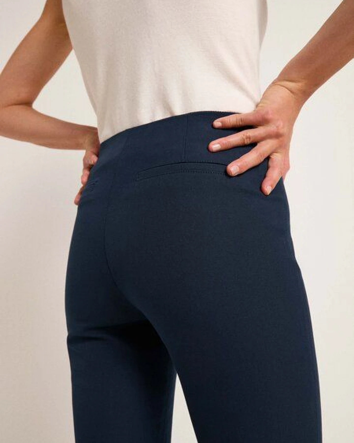 LANIUS Hose mit ausgestelltem Bein aus Bio-Baumwolle – Ansicht 4