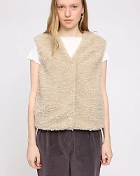 Produktseite: Mazine Faux-Fur Weste - aus recyceltem Polyester
