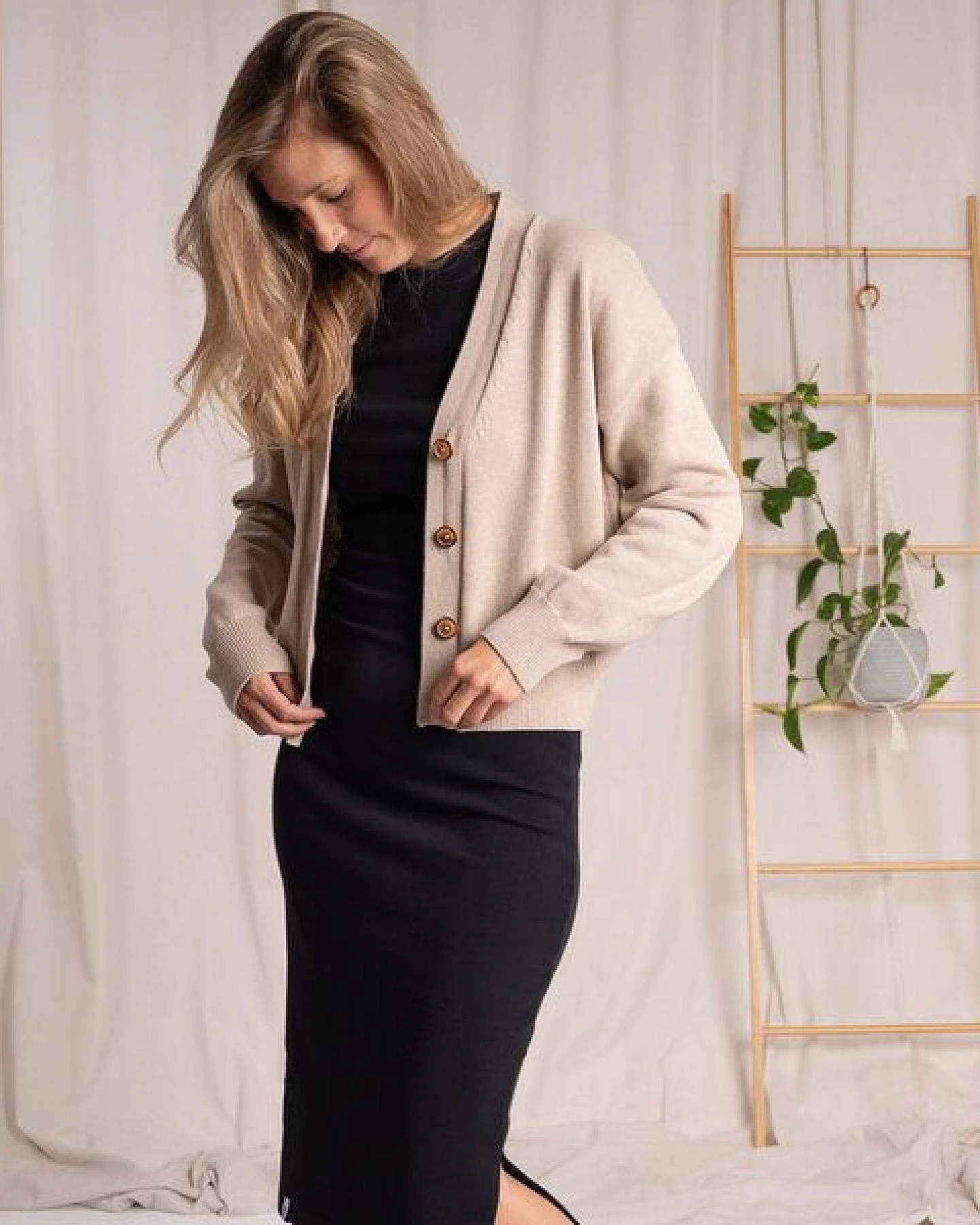 Vresh Clothing Vreia, Kurze Strickjacke aus Biobaumwolle – Ansicht 2